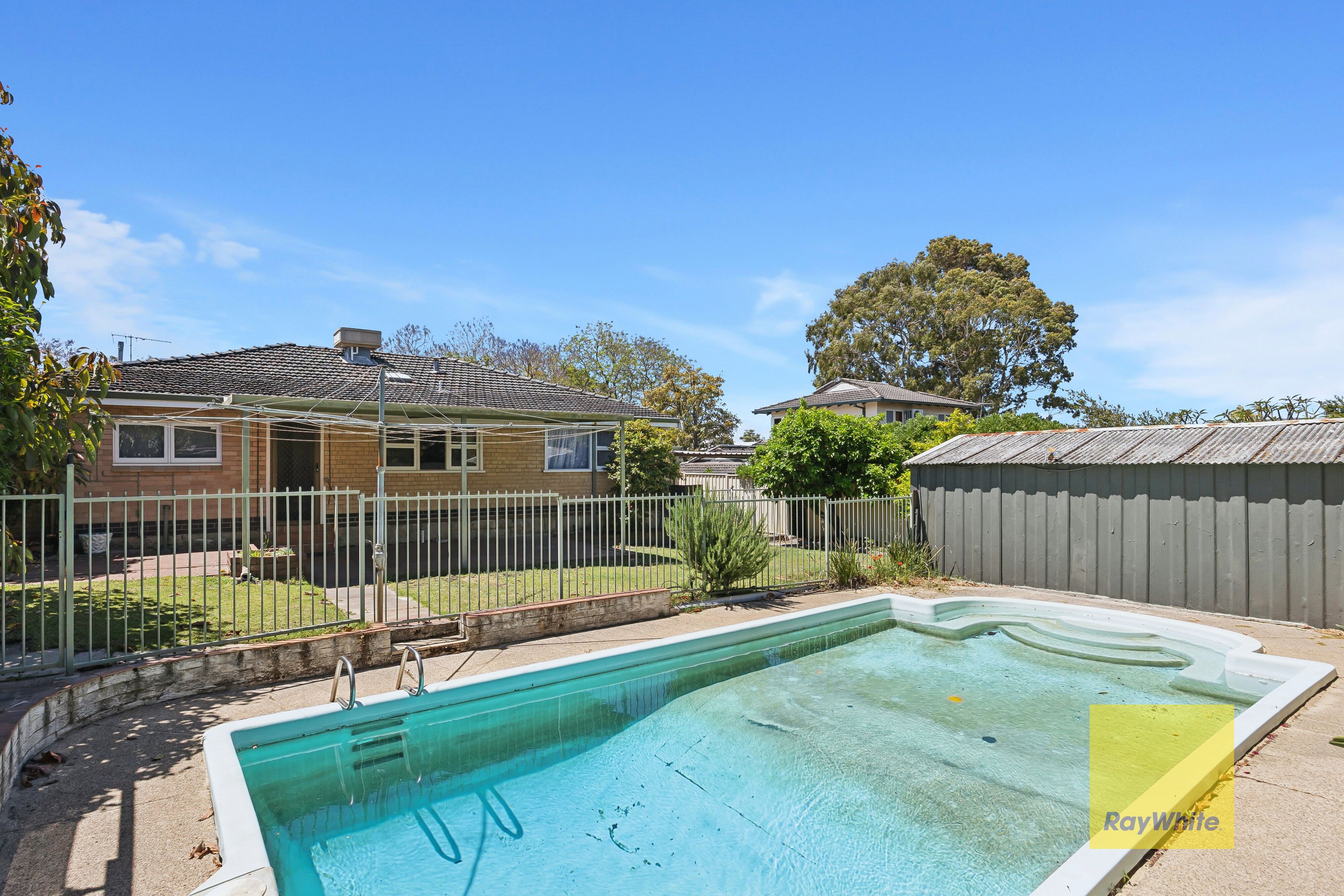 11 Fionn Court, Ardross, WA 6153