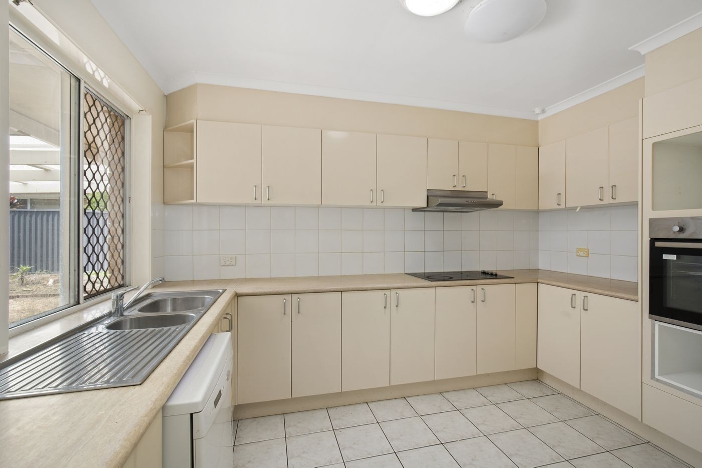 1 Grassmere Court, Robina, QLD 4226