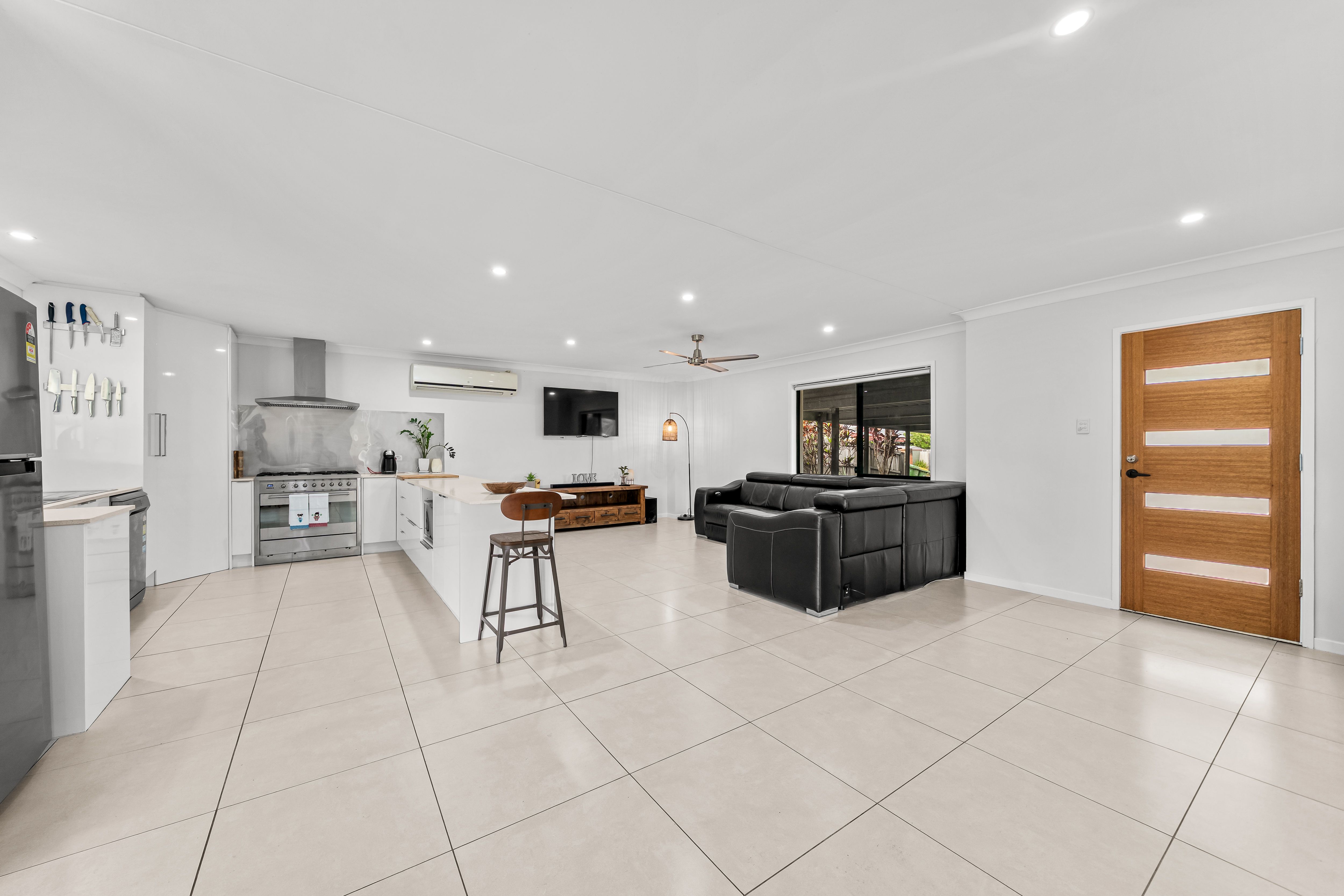 764 Underwood Road — photo 3 of 16