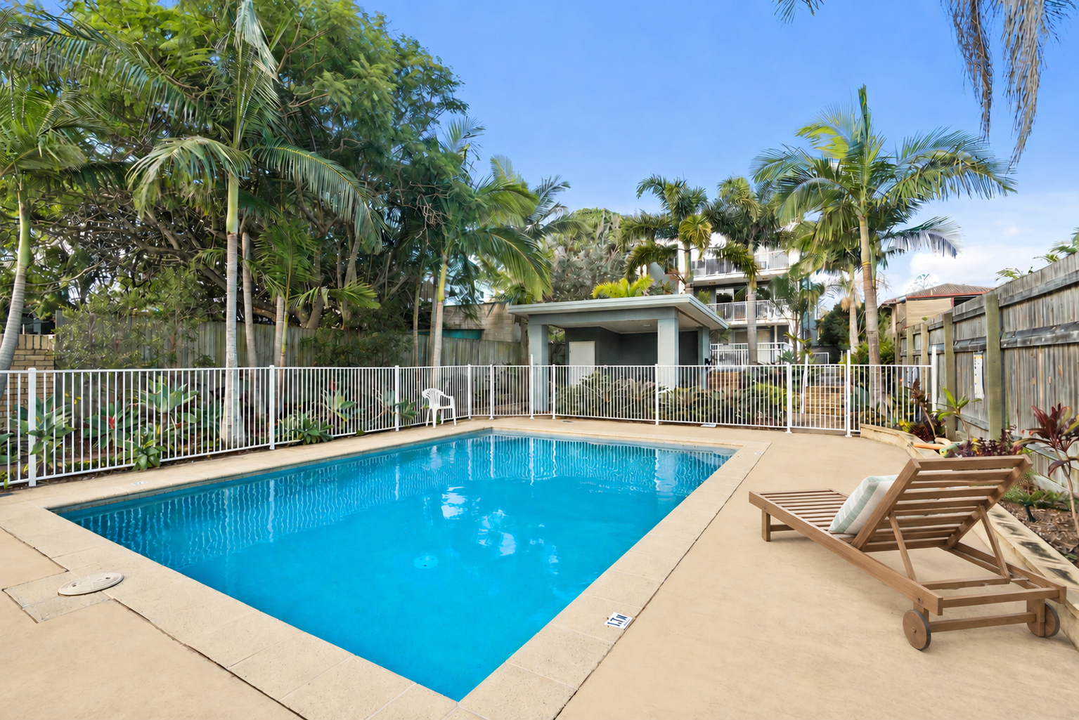13/468 Coolangatta Road — photo 7 of 9
