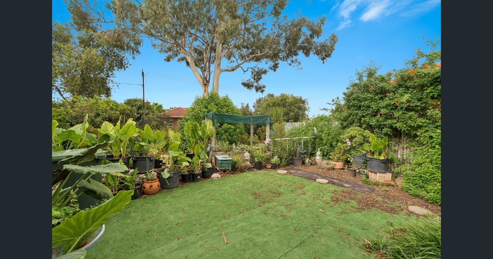 4 Bronwyn Crescent — photo 14 of 16