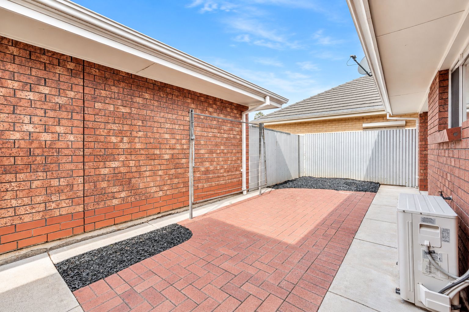 1/2 Sheridan Street — photo 15 of 17