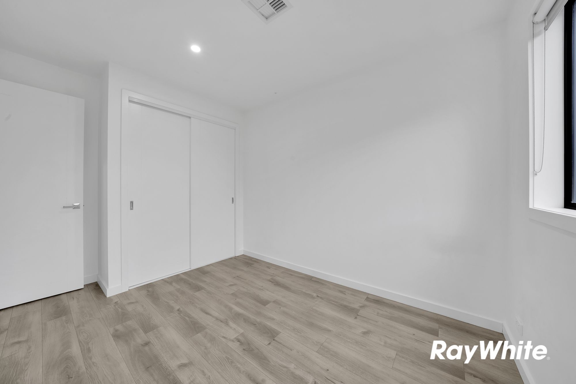 24 Byron Street — photo 13 of 19