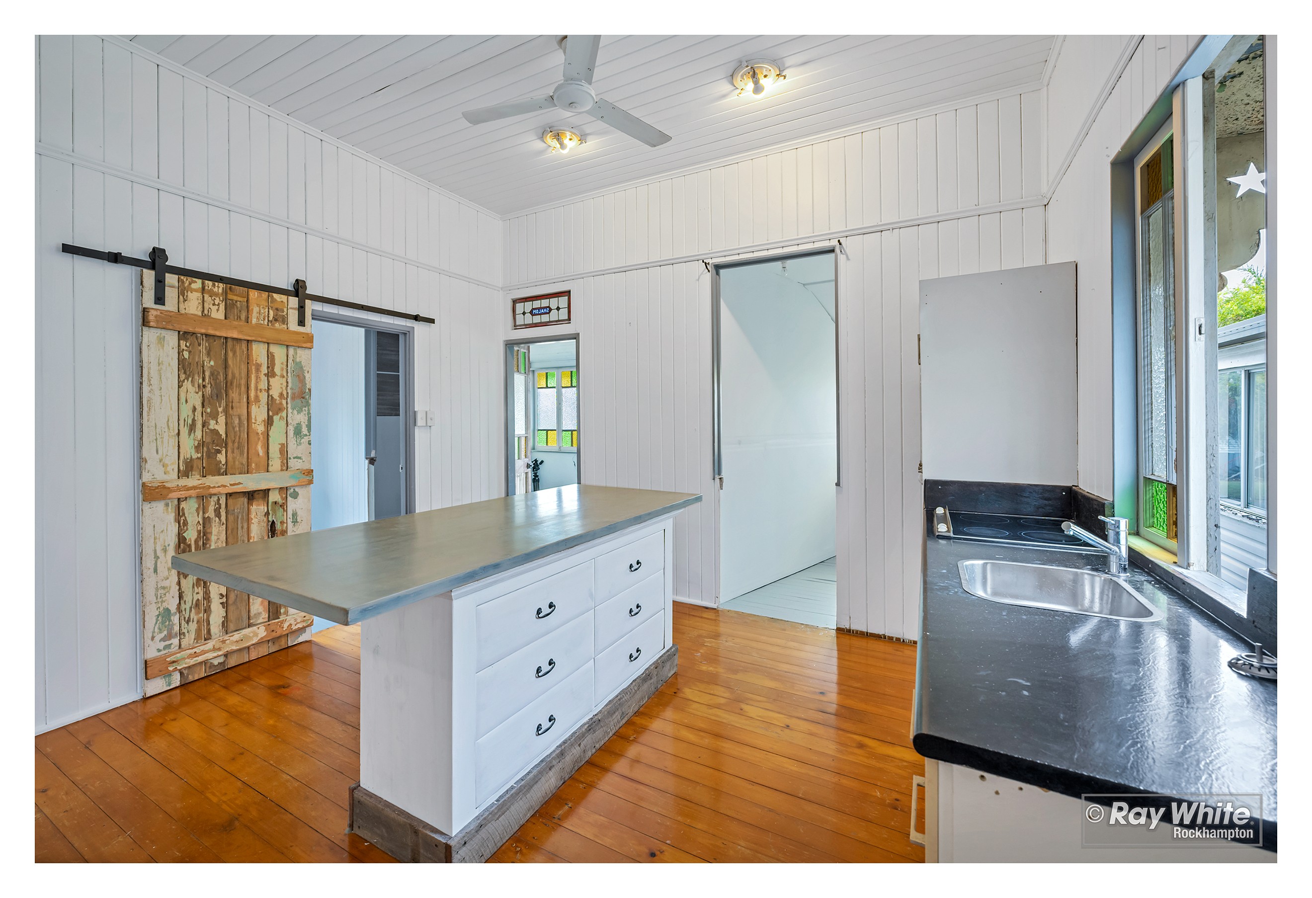 384 East Street, Depot Hill, QLD 4700