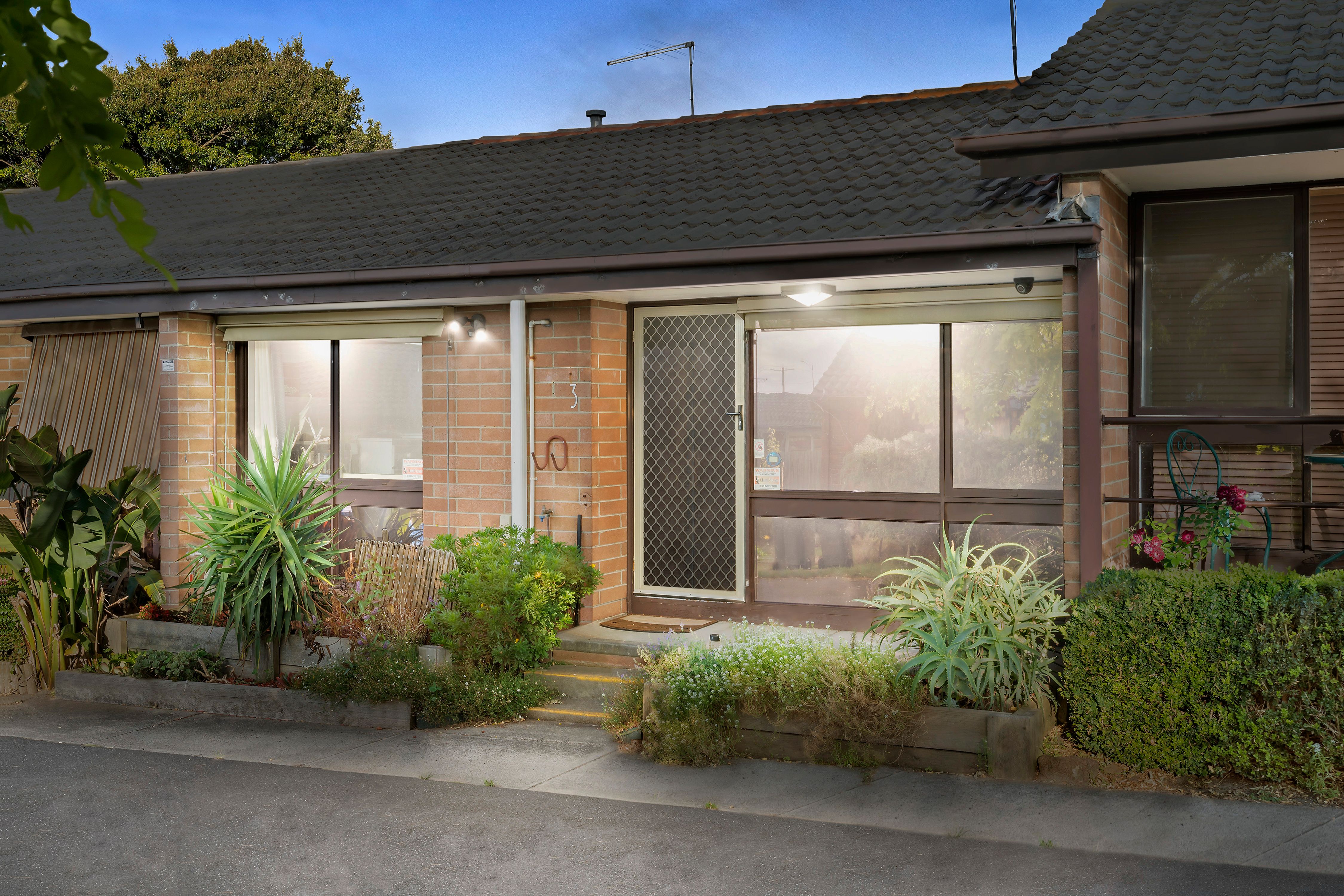 23 Cranbourne Road, Frankston VIC 3199