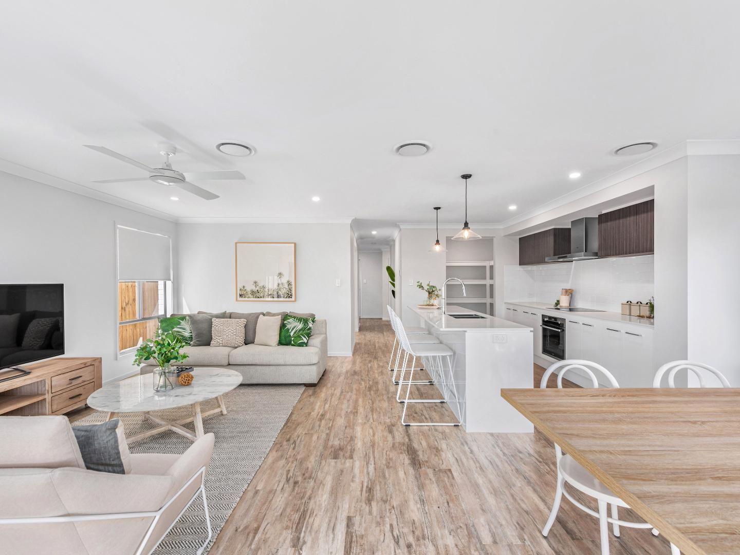 106 Algoori Street — photo from Ray White Holland Park