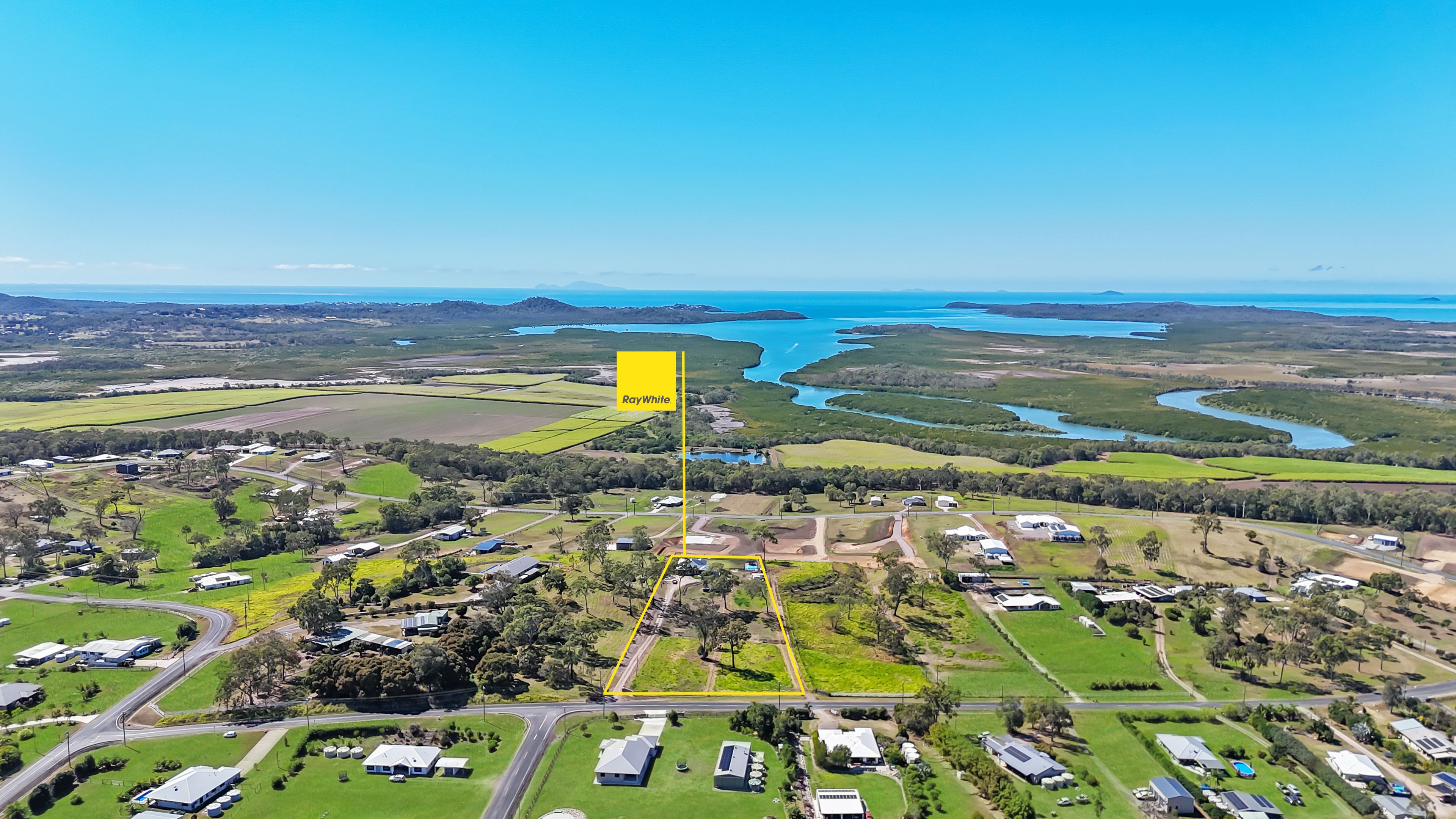 21 Panoramic Drive, Sarina, QLD 4737