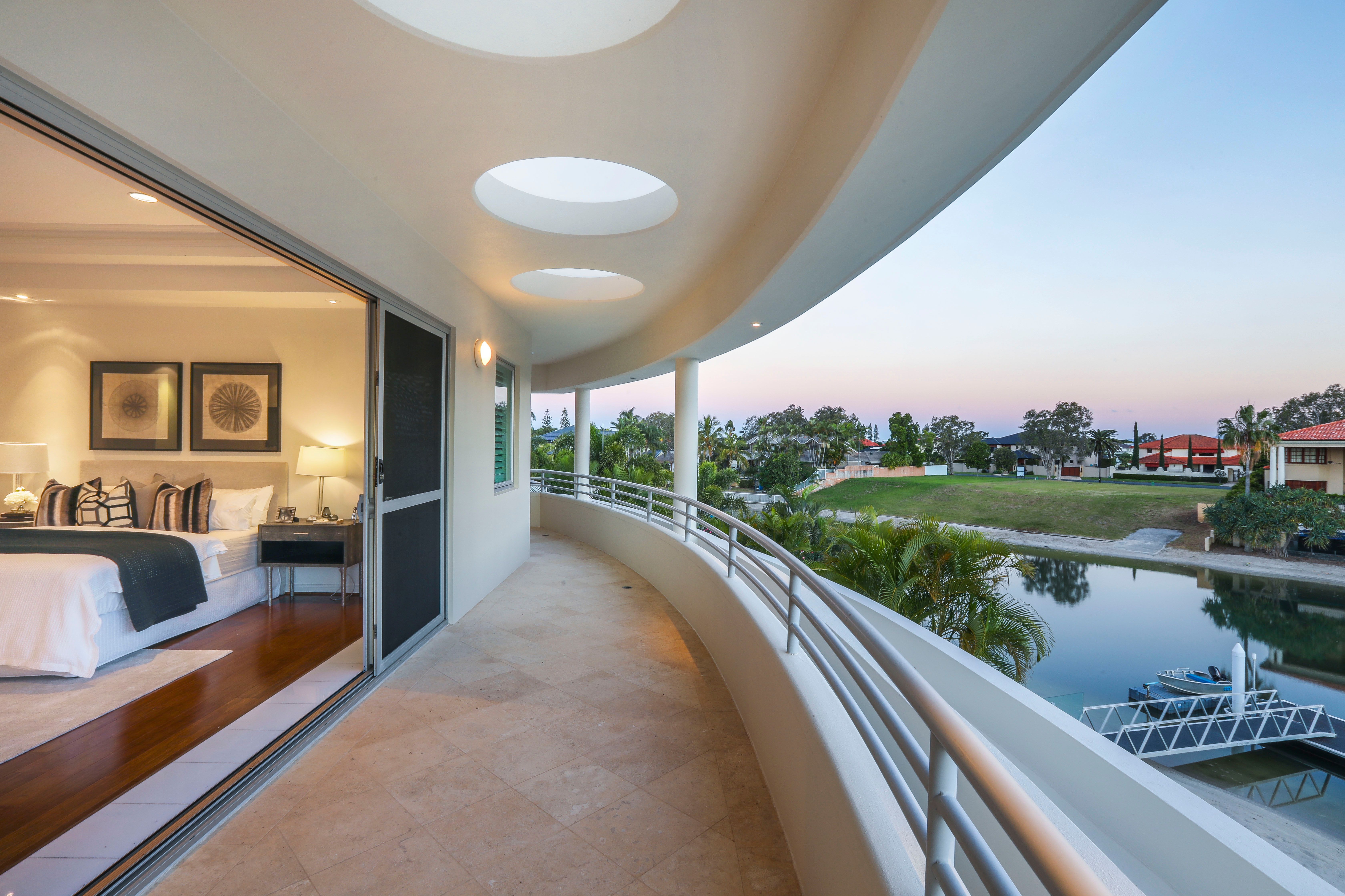 4 San Remo Boulevard, Sorrento, QLD 4217
