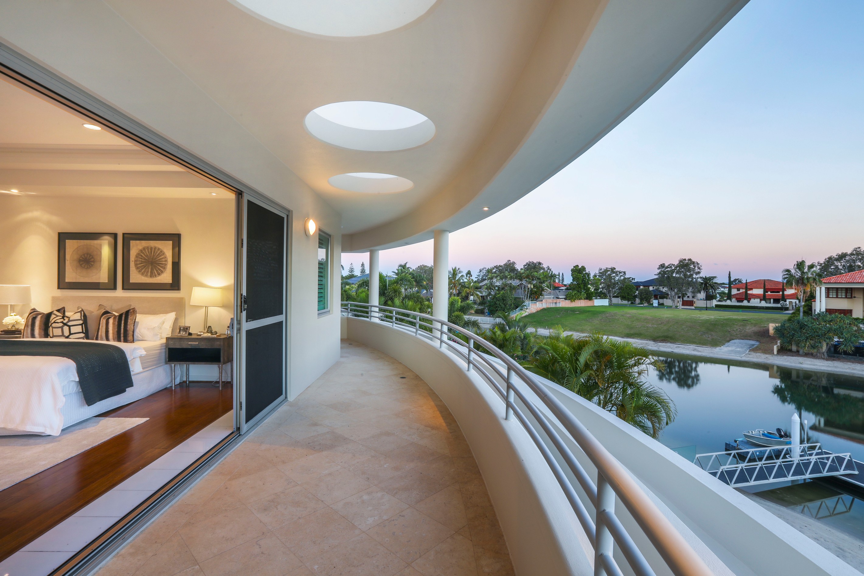 4 San Remo Boulevard, Sorrento, QLD 4217