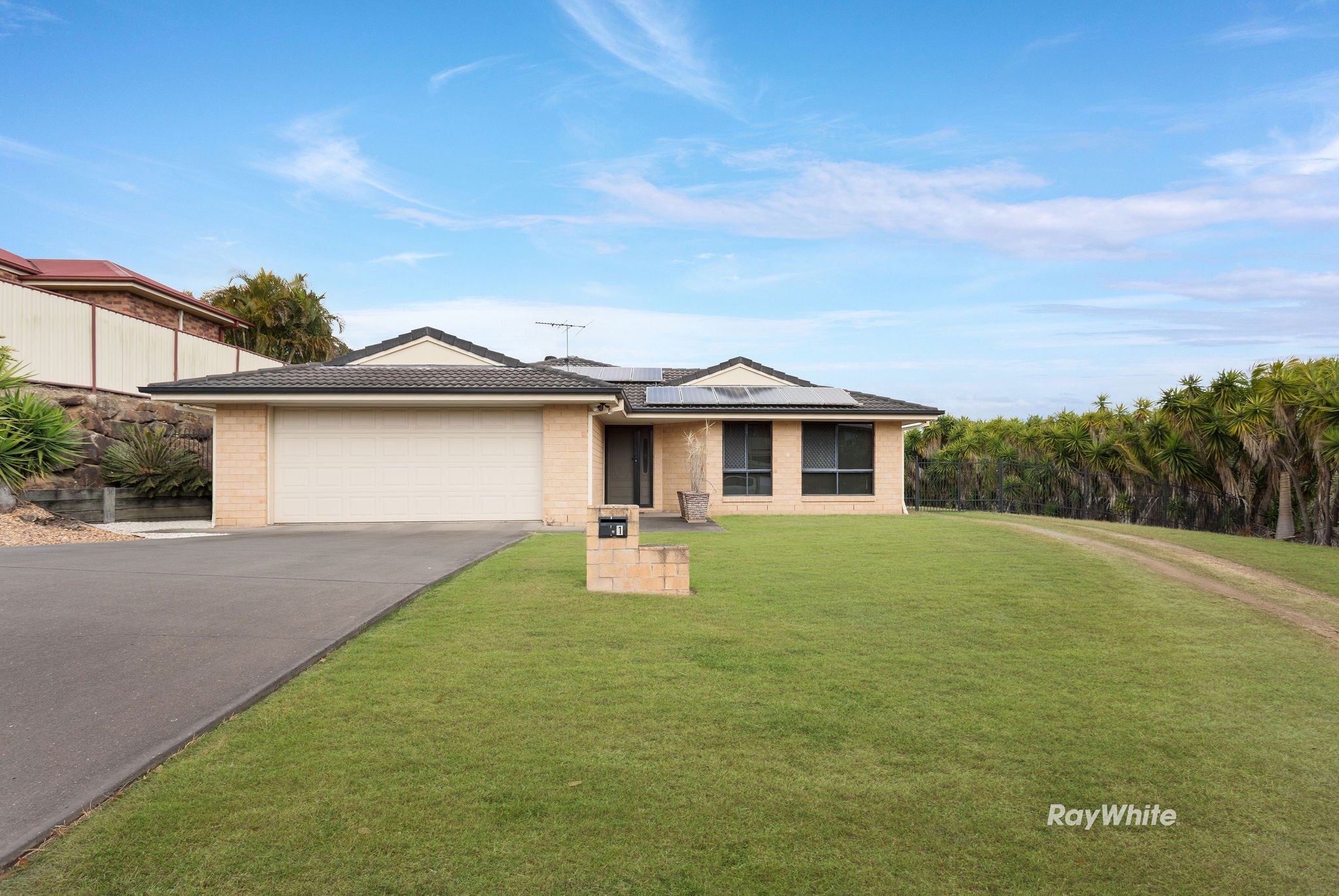 1 Darlington Court, Flinders View, QLD 4305
