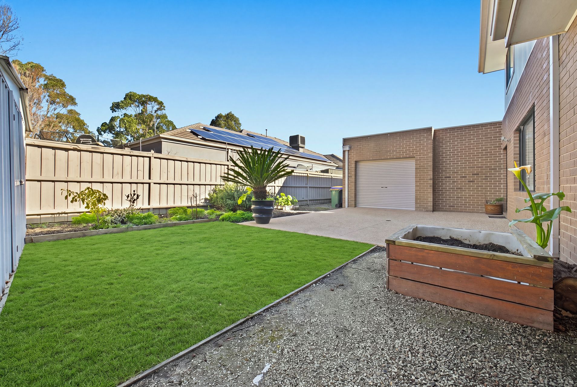 22 Lyndhurst Boulevard — photo 12 of 16