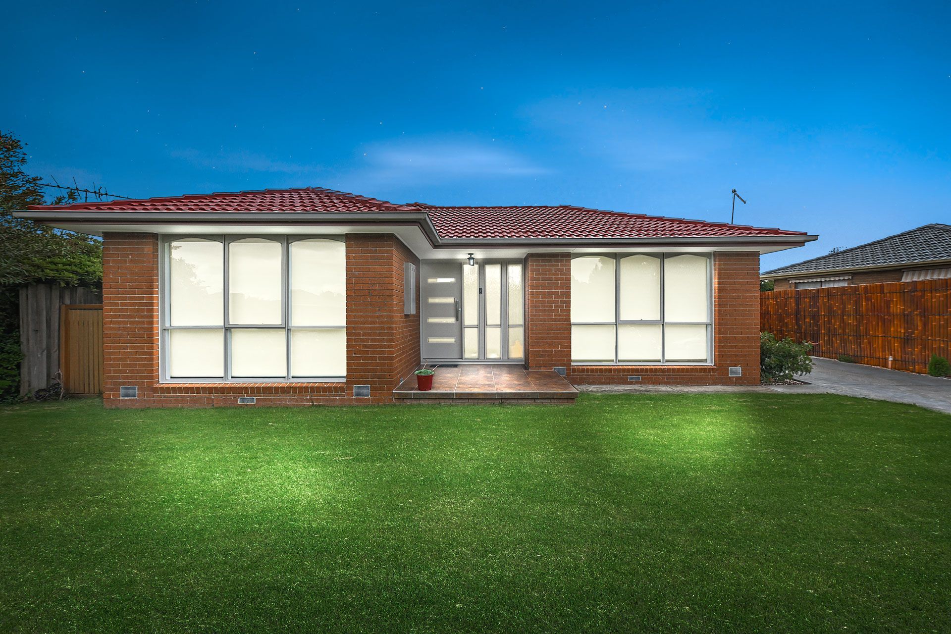56 Essex Park Drive, Endeavour Hills VIC 3802