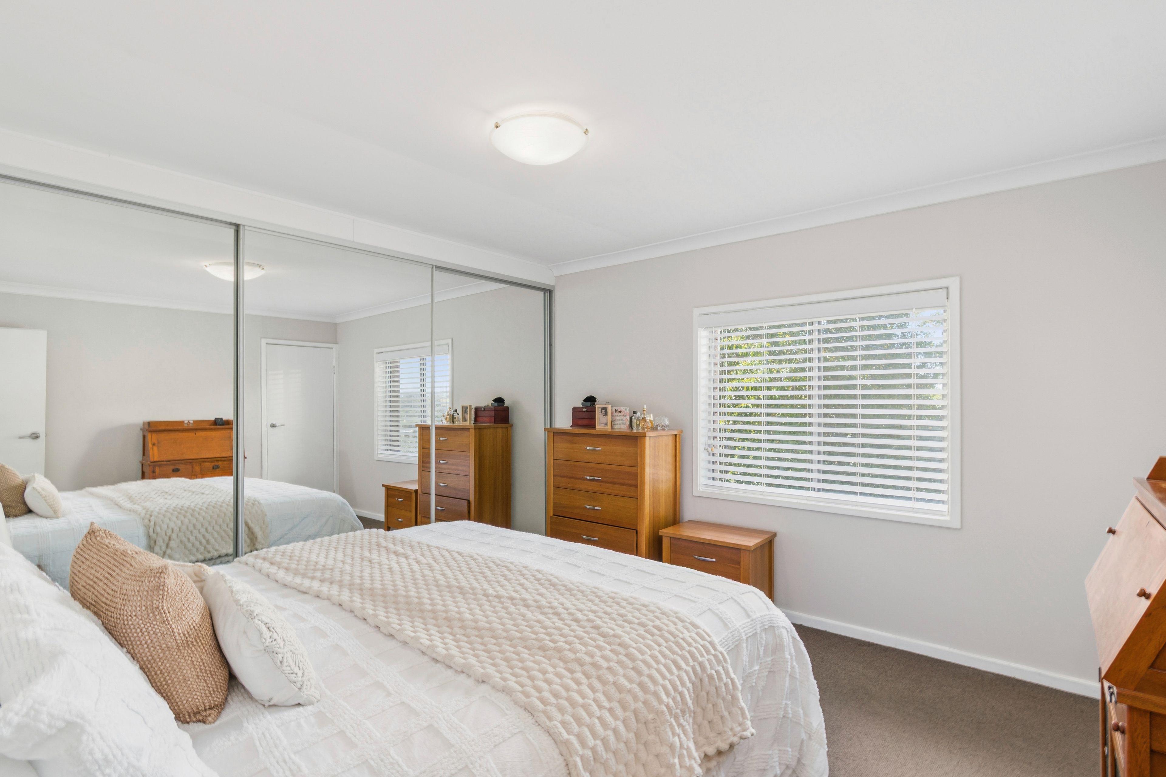 10 Burrows Avenue — photo 5 of 17