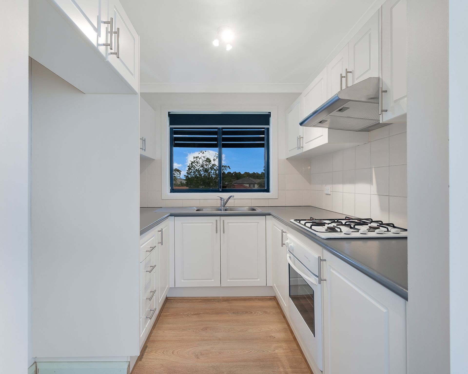 1/92-98 Glenfield Drive, Currans Hill, NSW 2567