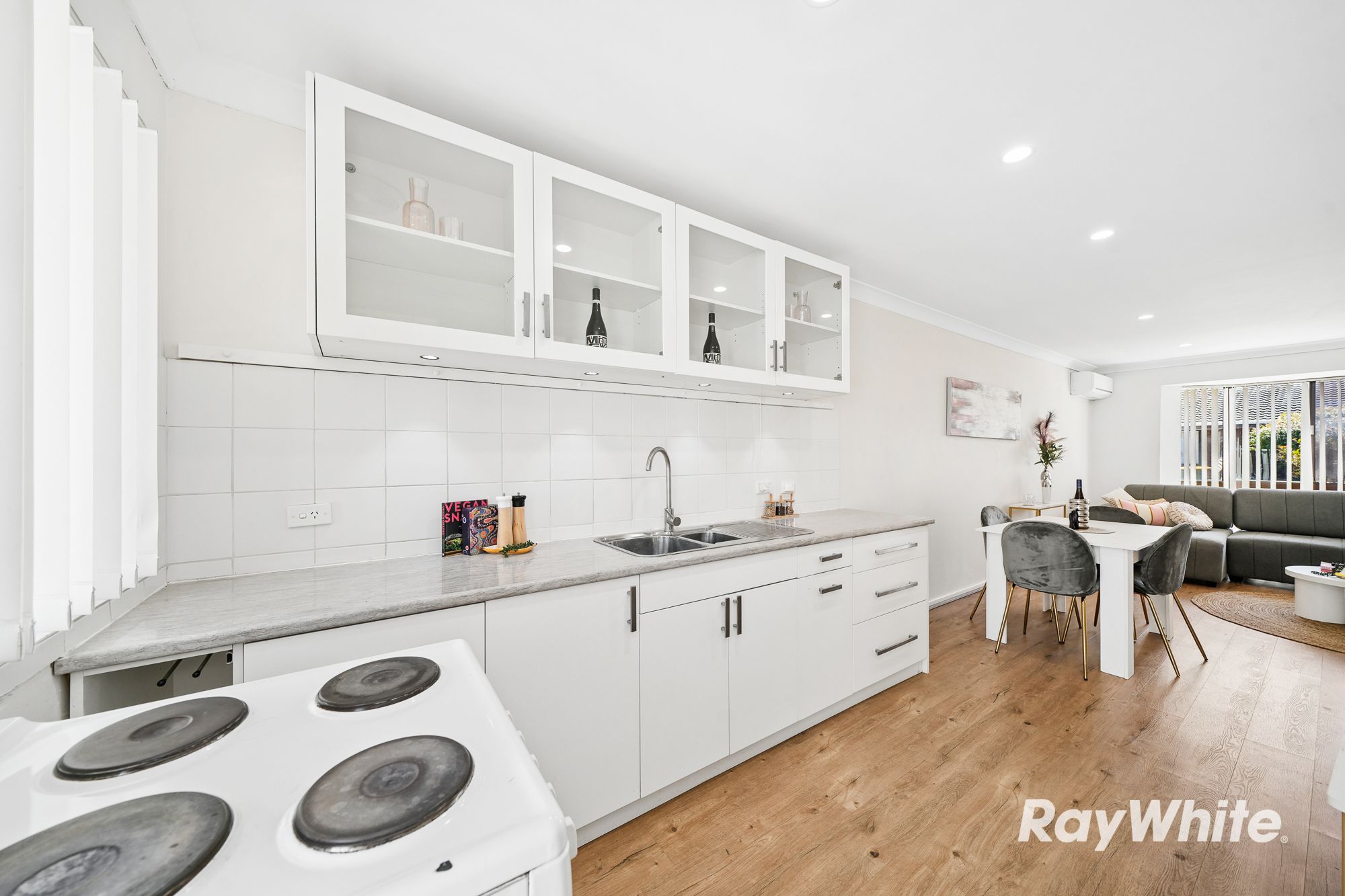 2/163 Tyler Street — photo 10 of 16