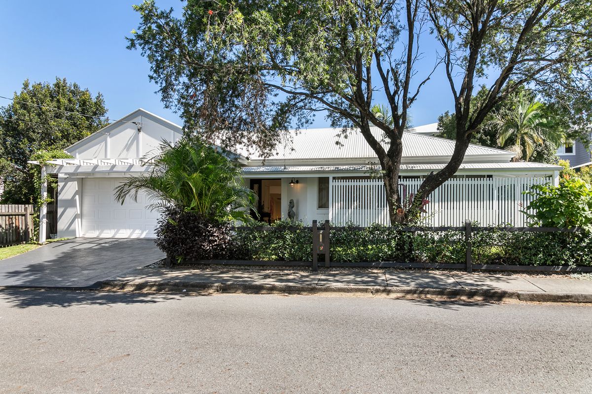 17 Blackwood Street, Sherwood QLD 4075