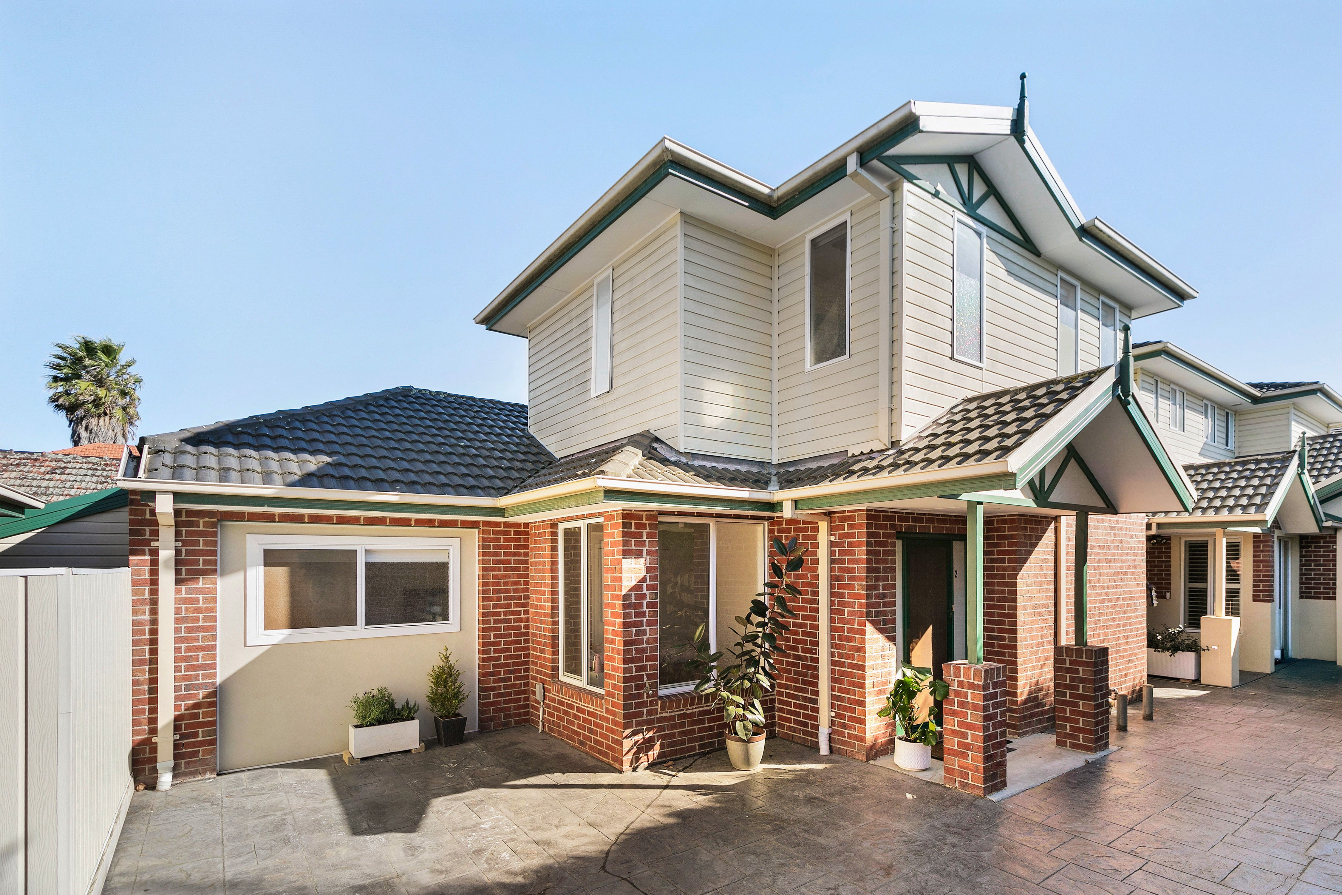 2/5 Suvla Grove — photo from Ray White Coburg