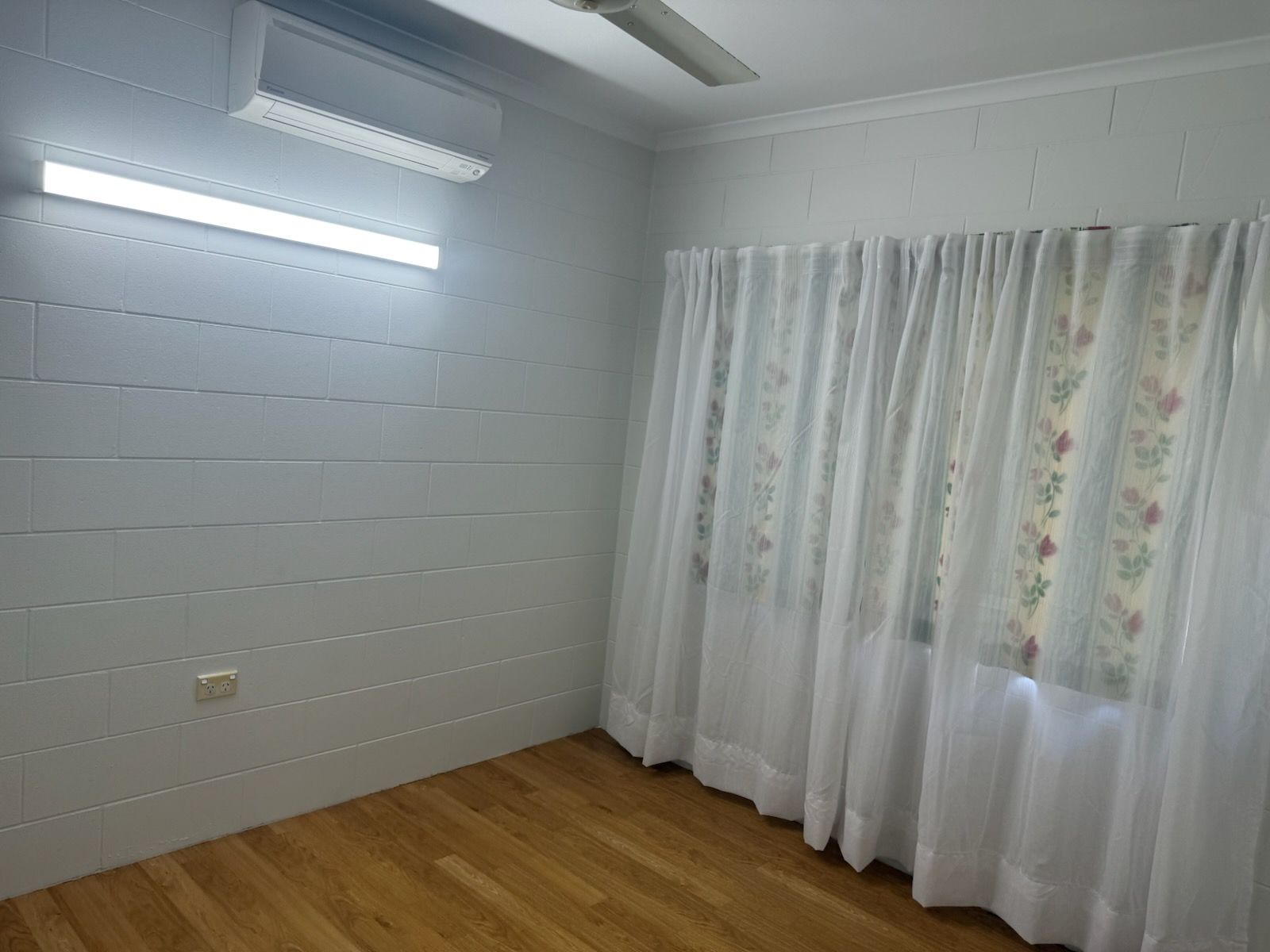 10 Leeuwin Crescent — photo 5 of 12