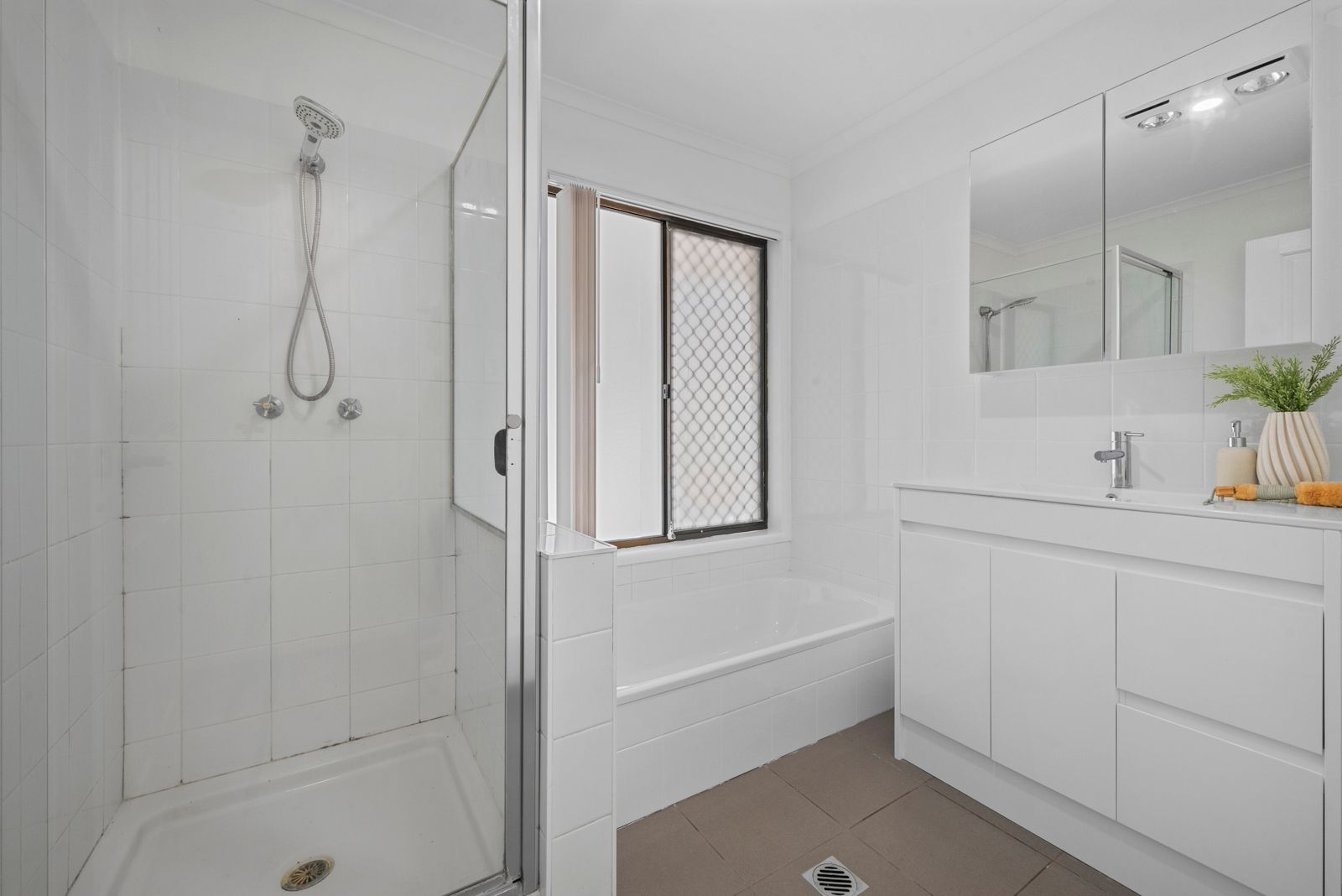 49 Arrakune Crescent — photo 15 of 28