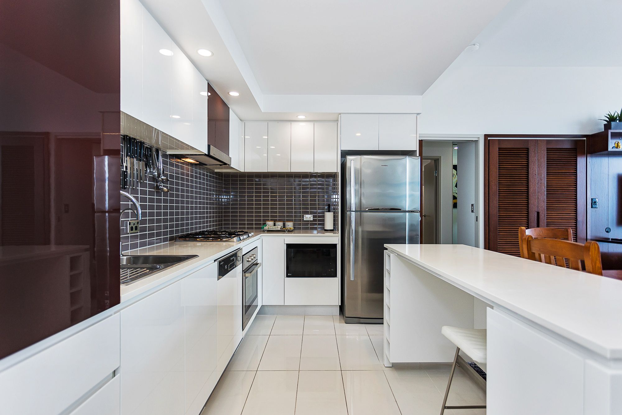 33809/9 Lawson Street — photo 7 of 30