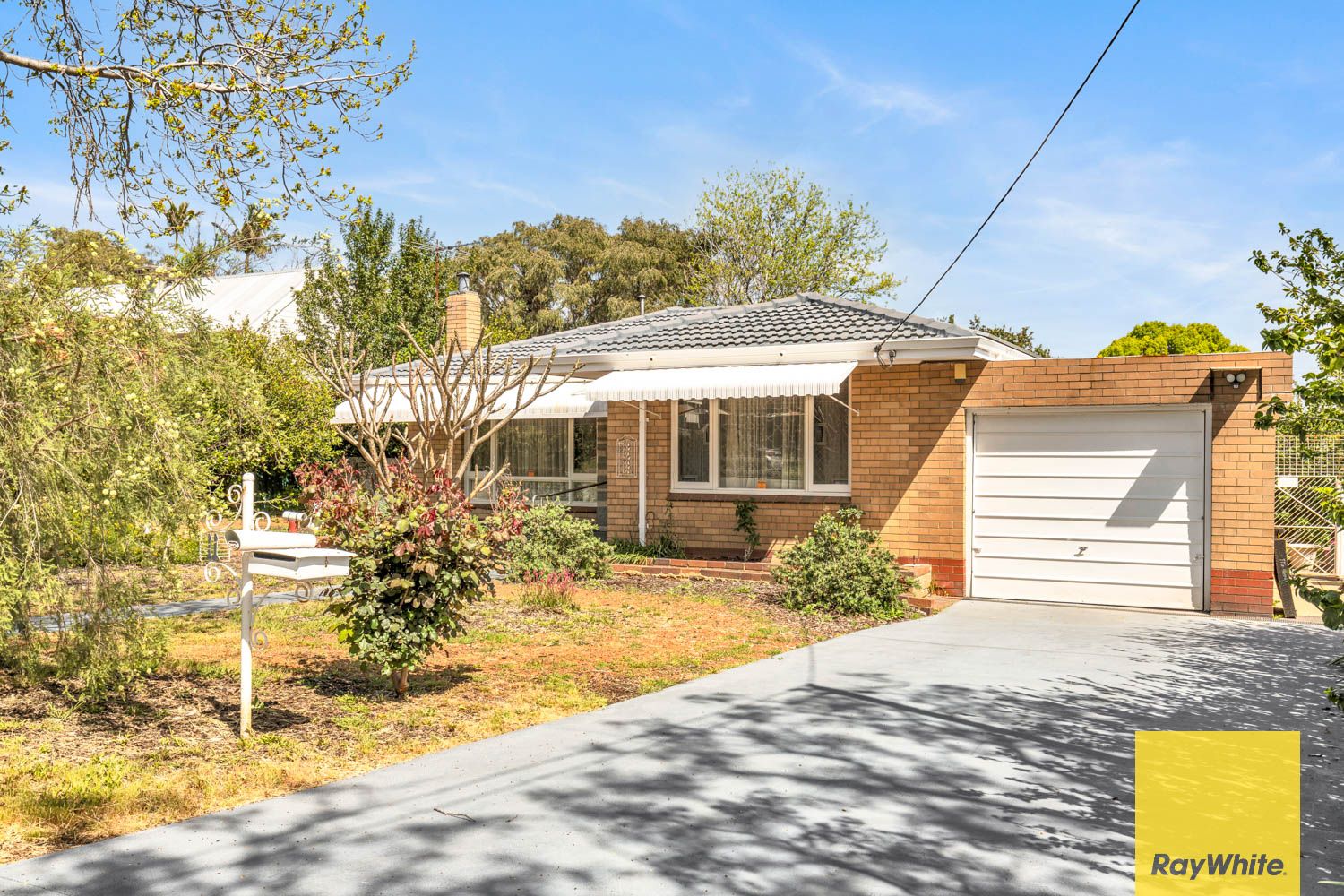 11 Badbury Road, Armadale, WA 6112