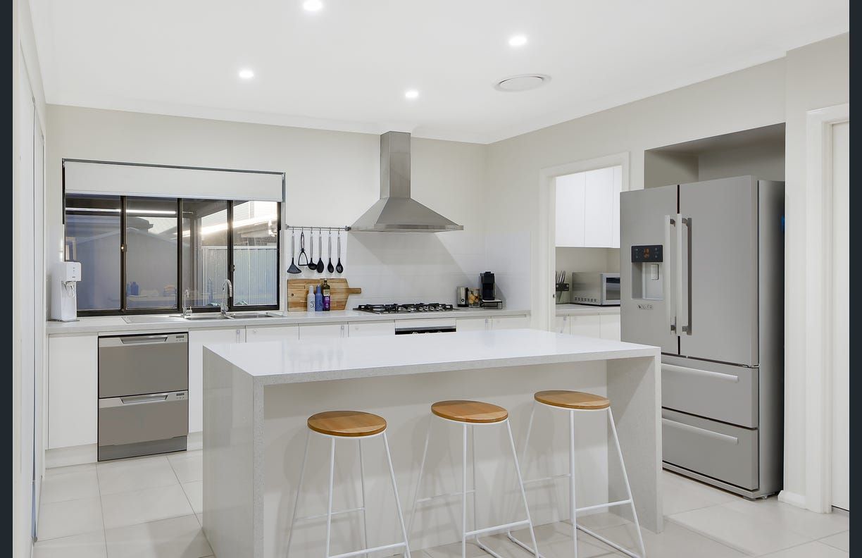 16 Freedom Street, Gregory Hills, NSW 2557