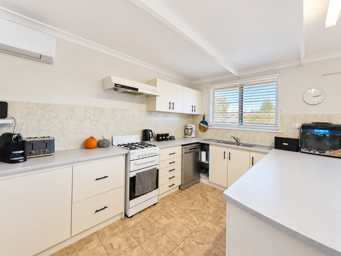 24 Shallcross Street — photo 4 of 16
