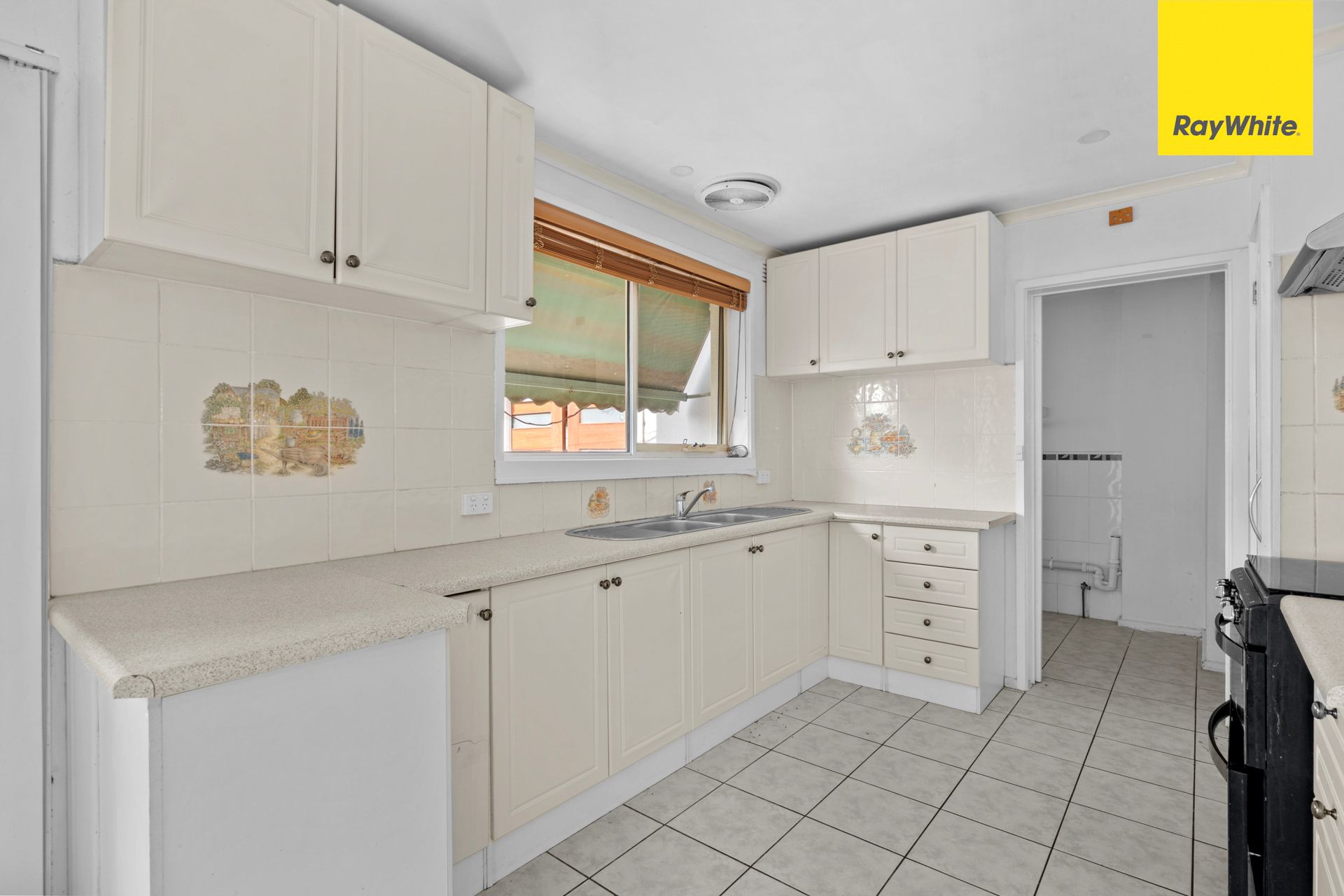 44 Rees Road — photo 9 of 16