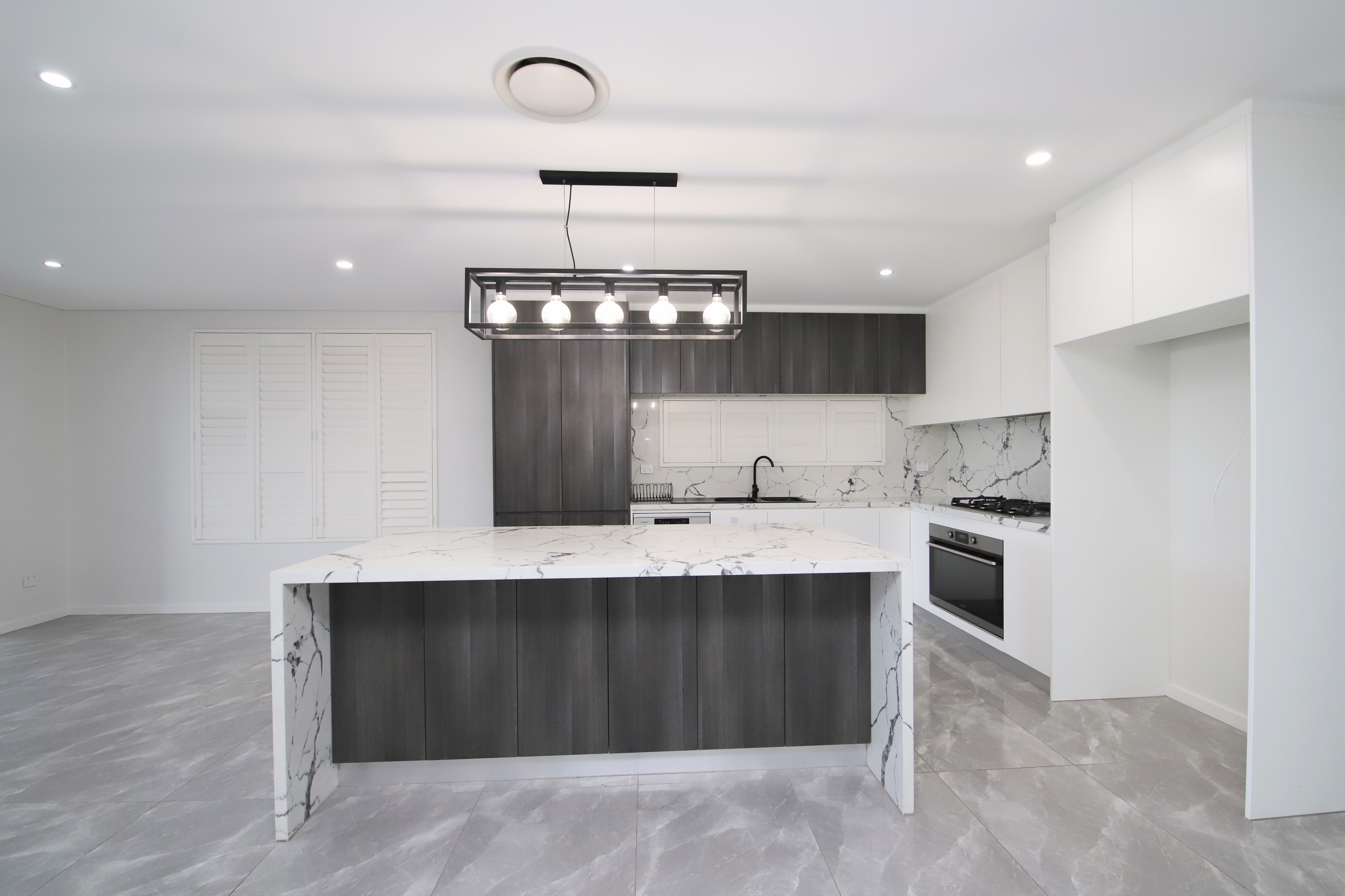 21 Russell Street — photo 3 of 14