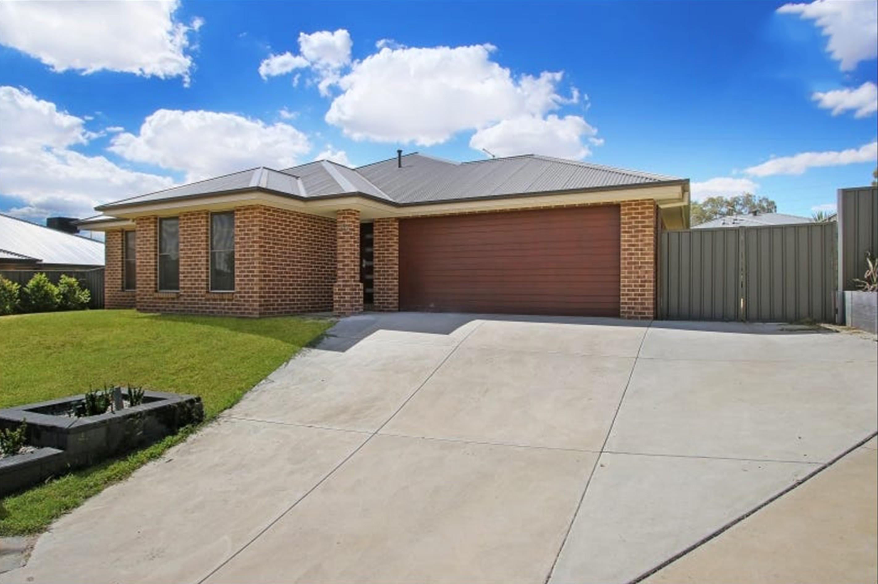 25 Pioneer Place, Thurgoona, NSW 2640