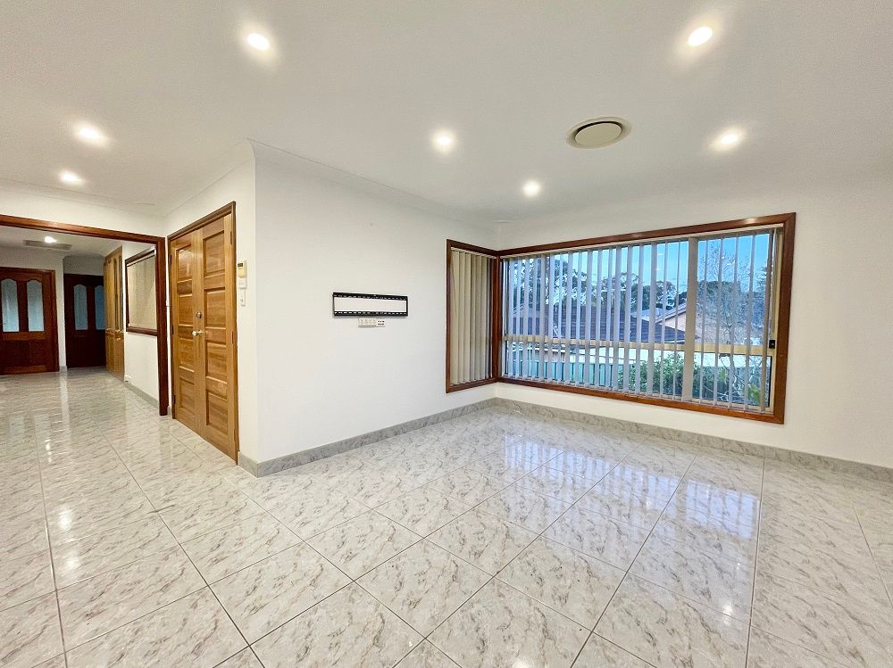12 Ballantrae Drive, St Andrews, NSW 2566