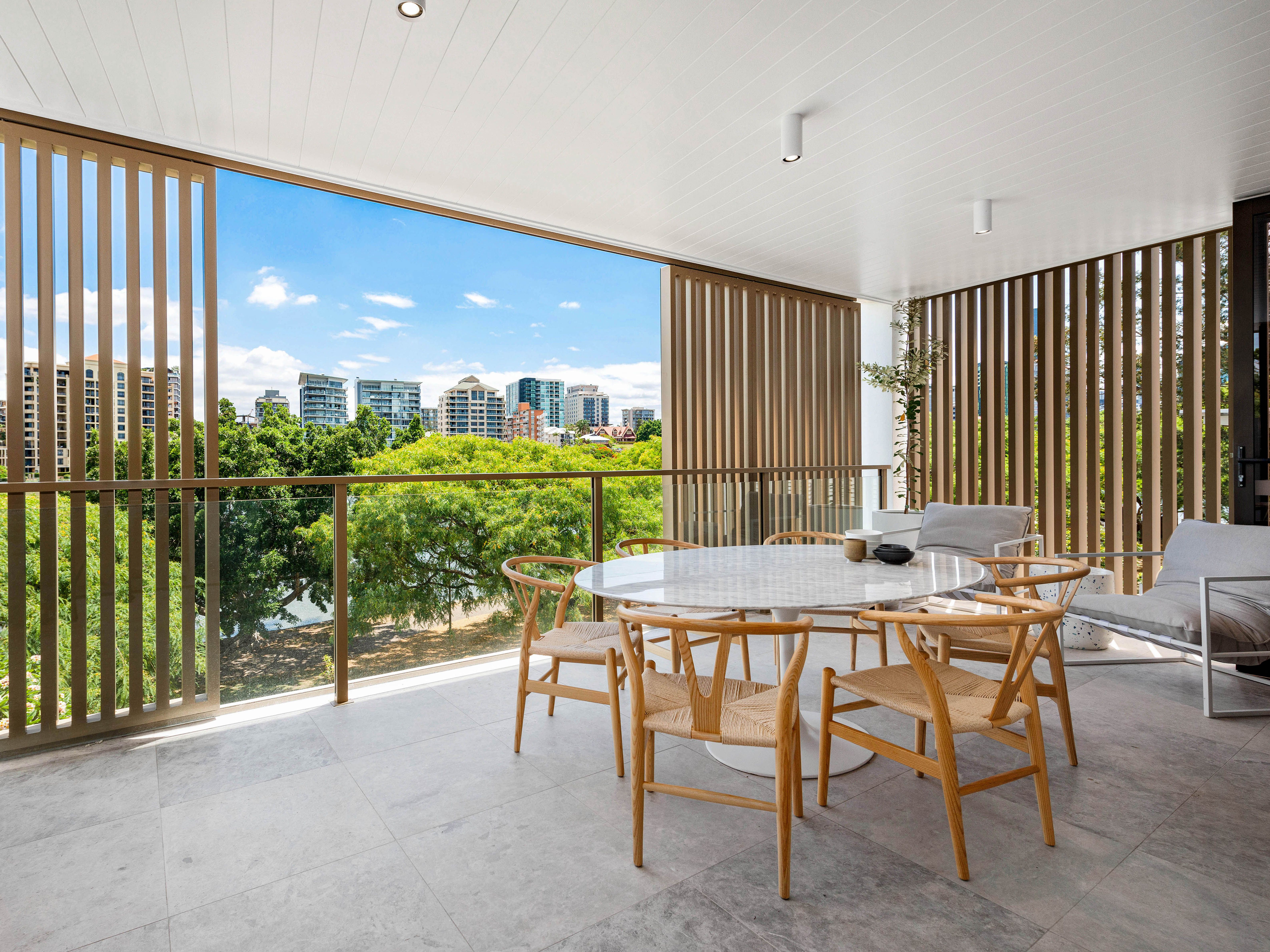 2/160 Oxlade Drive, New Farm, QLD 4005