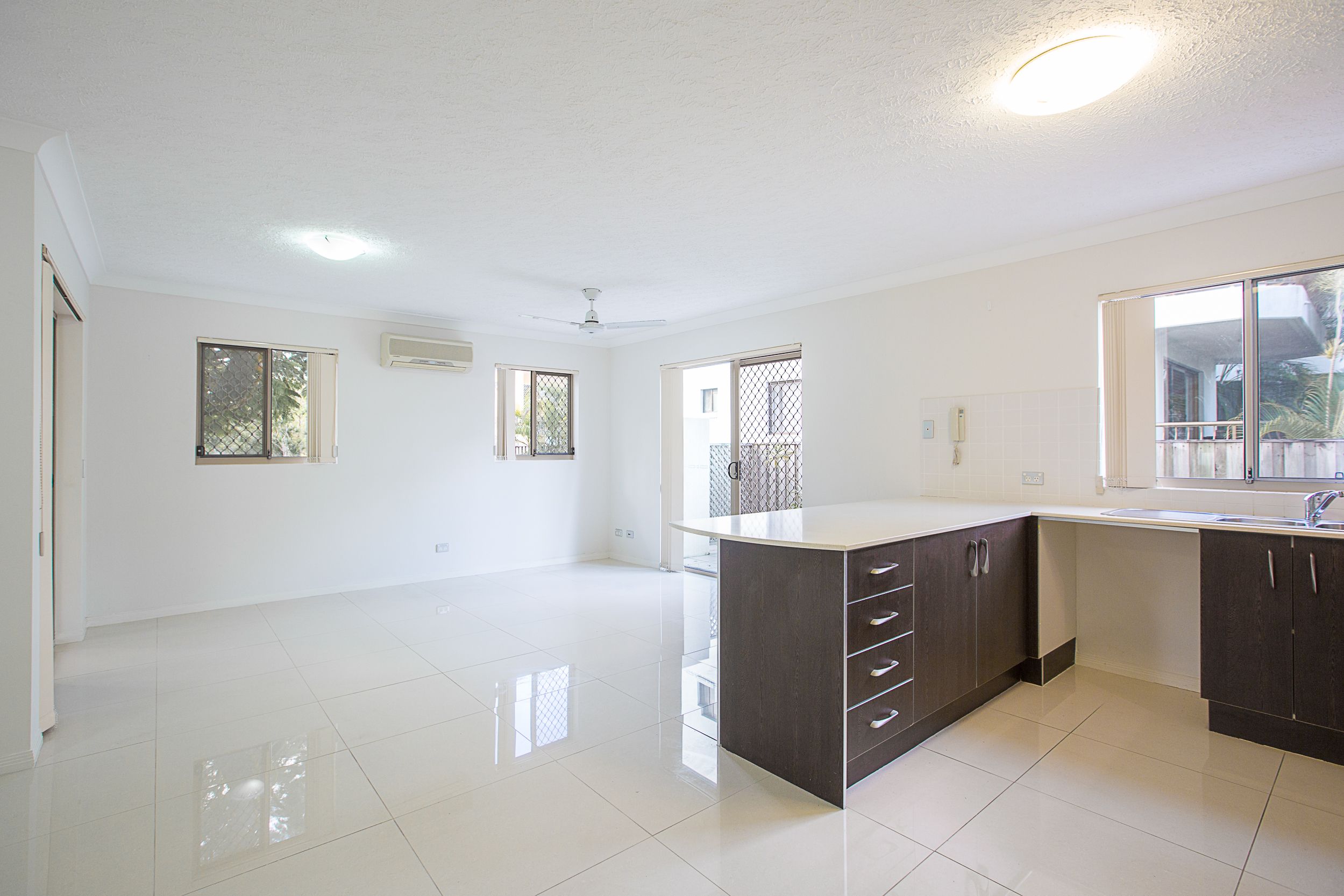 2/20 Oleander Avenue, Biggera Waters, QLD 4216