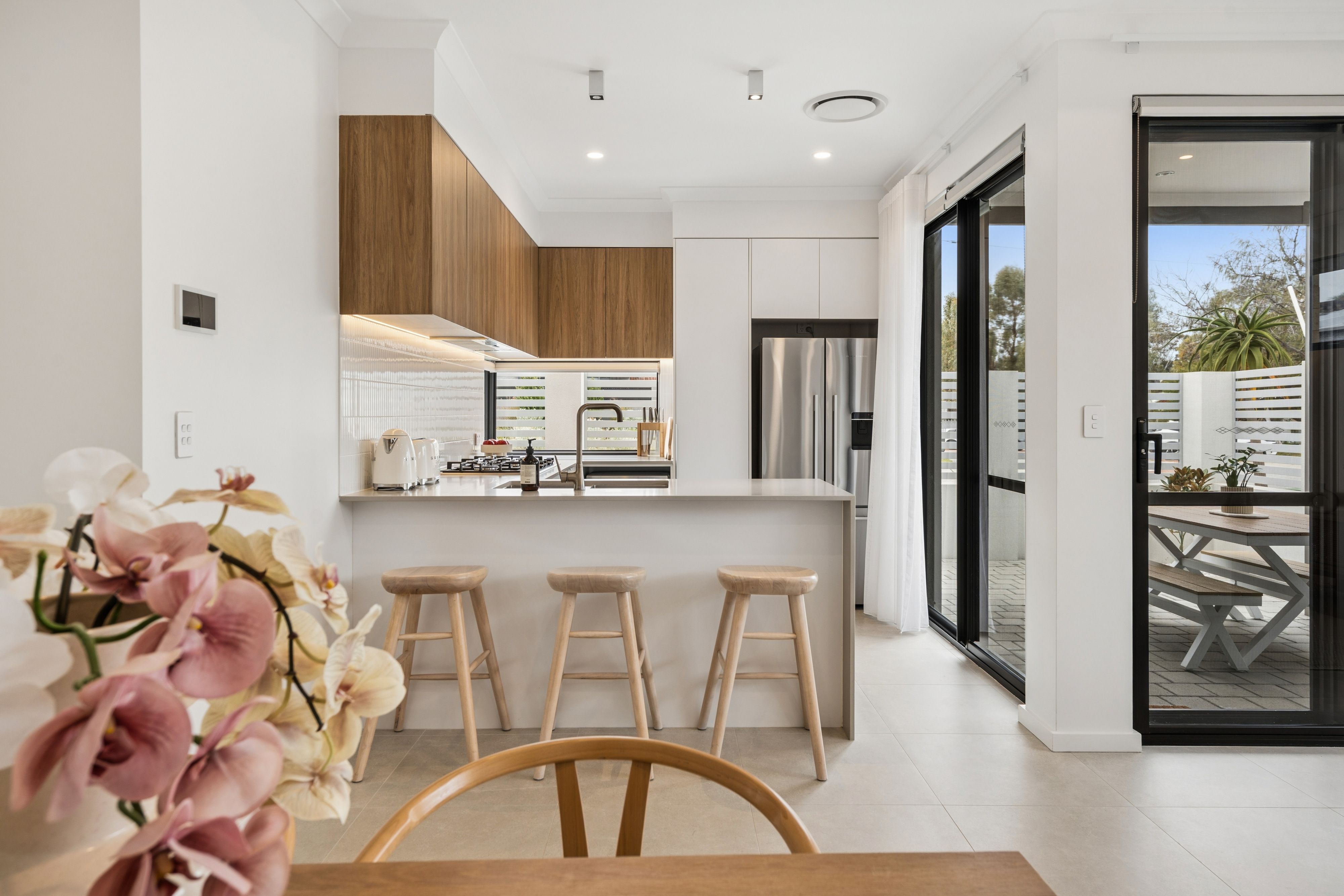 1/8 Koombana Way — photo 4 of 27