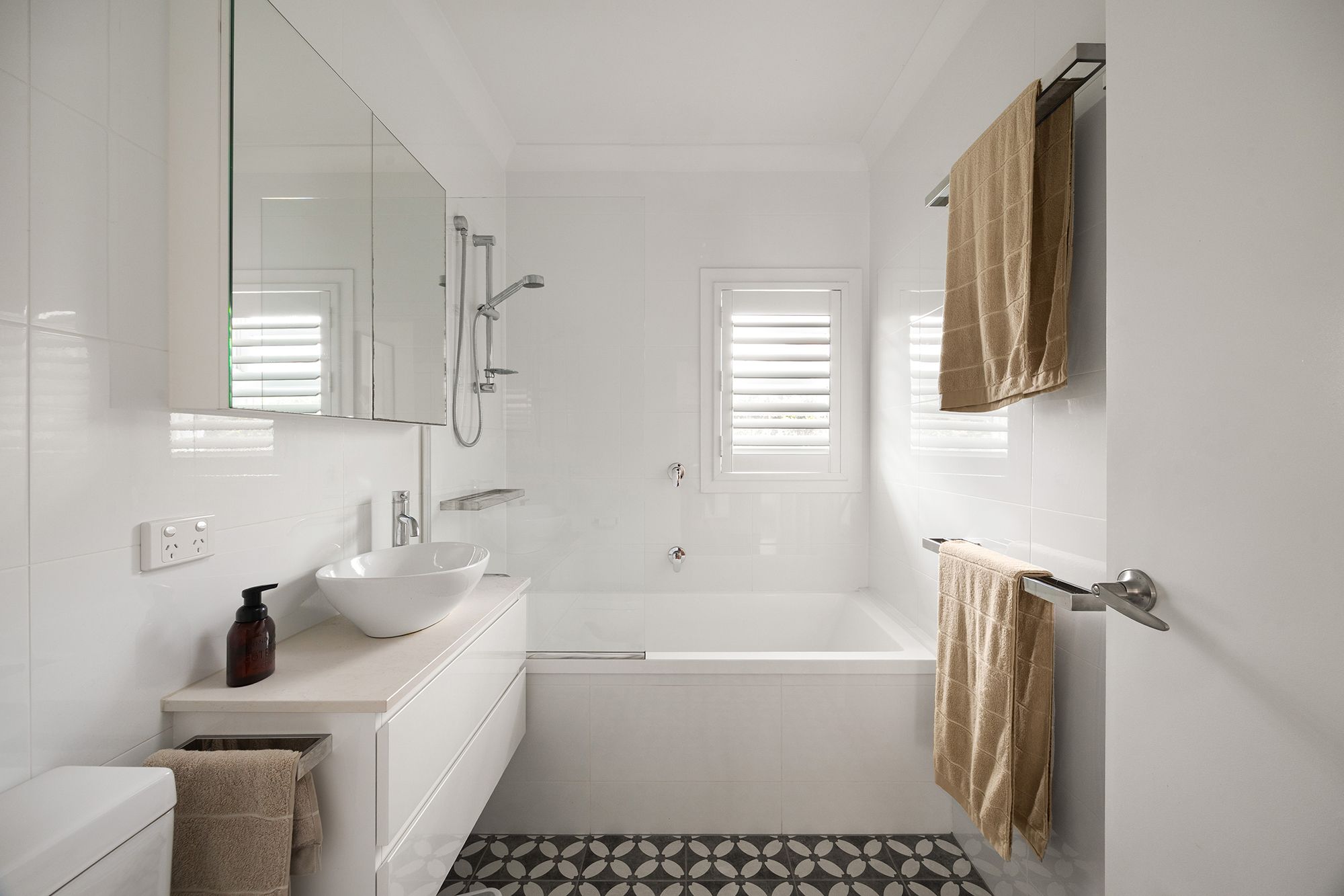 15 Benecia Street — photo 6 of 16