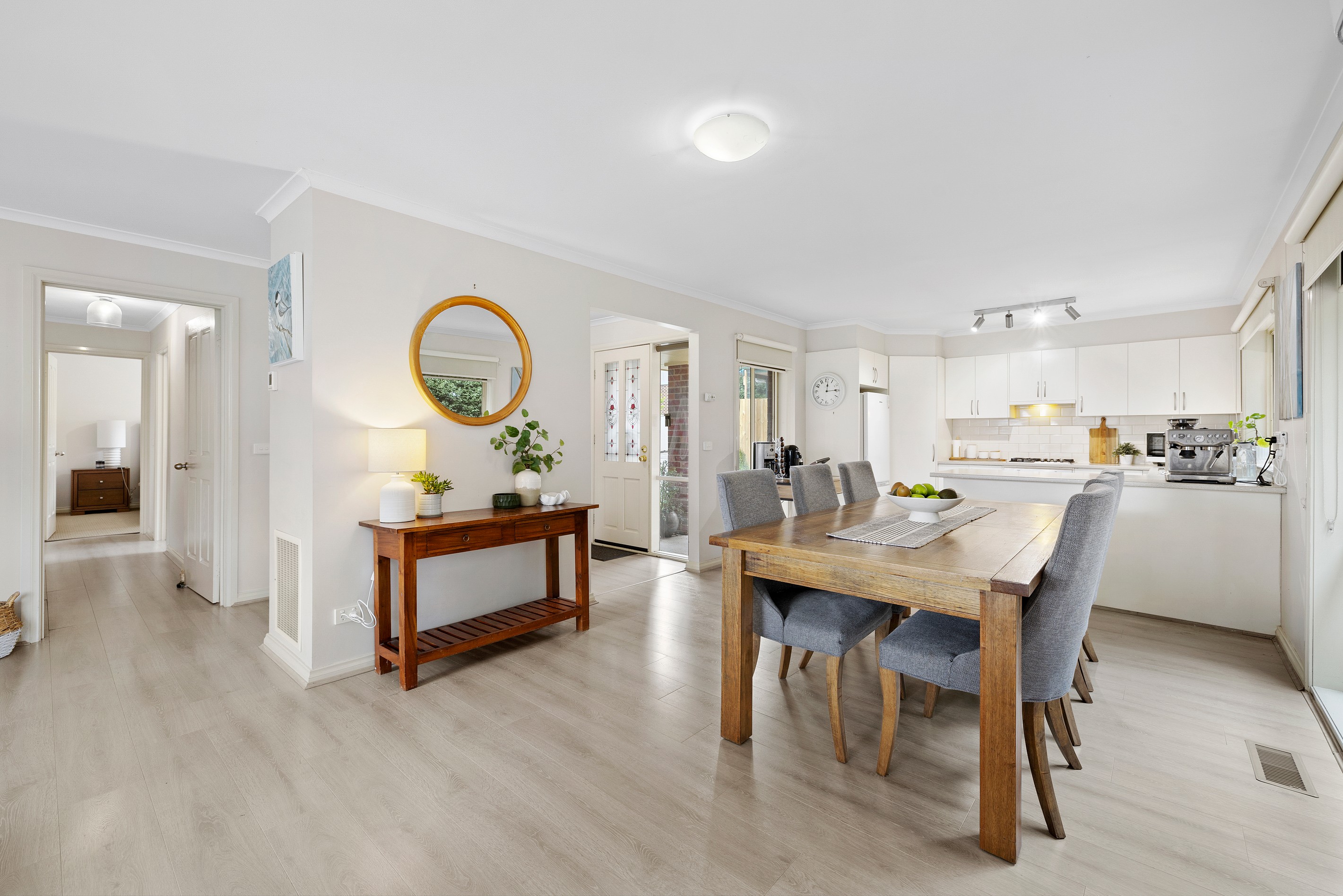 2/18 Westham Crescent, Bayswater, VIC 3153