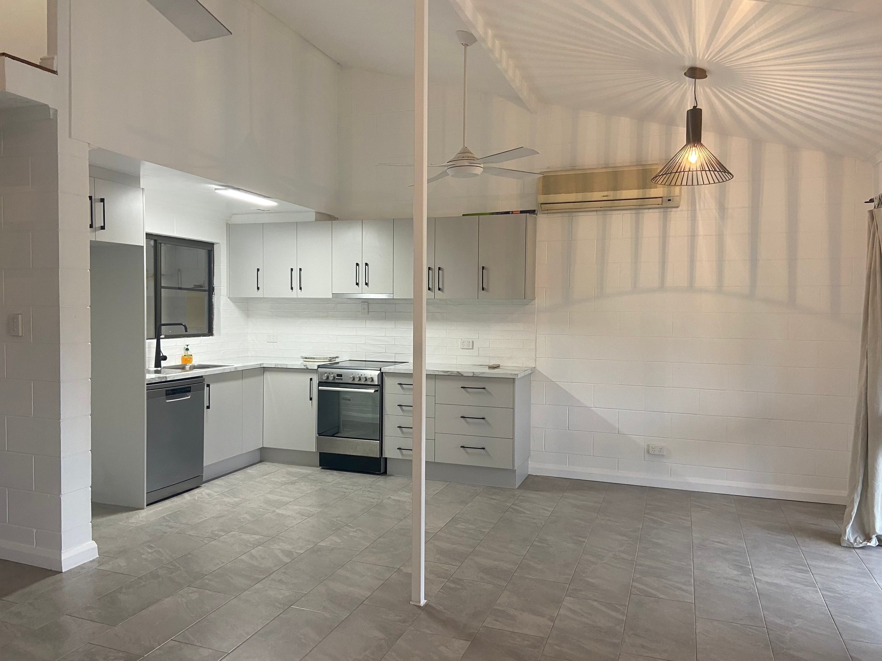 1/80 Queens Road, Hermit Park, QLD 4812
