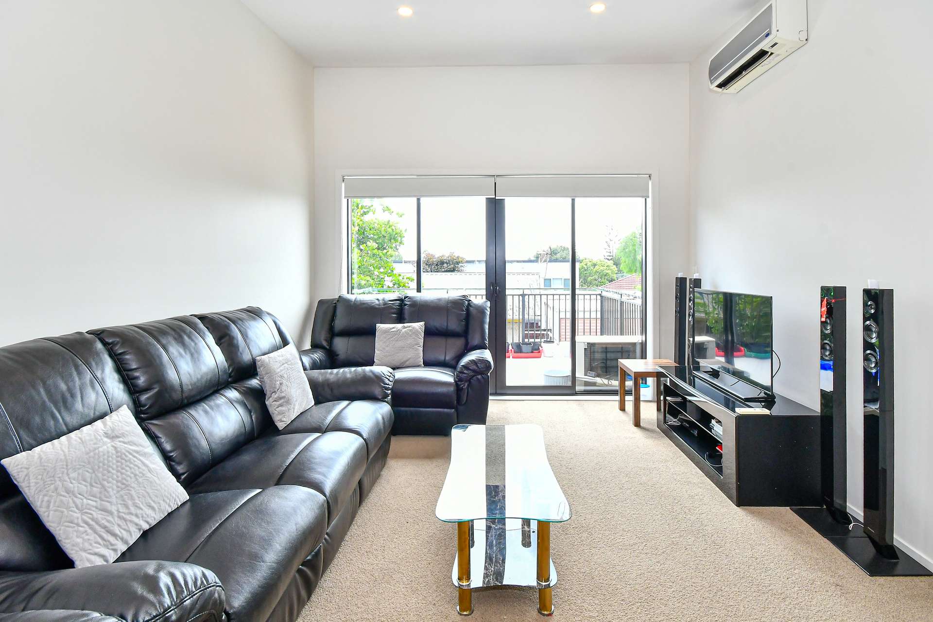 10/3 Woolfield Road photo 3