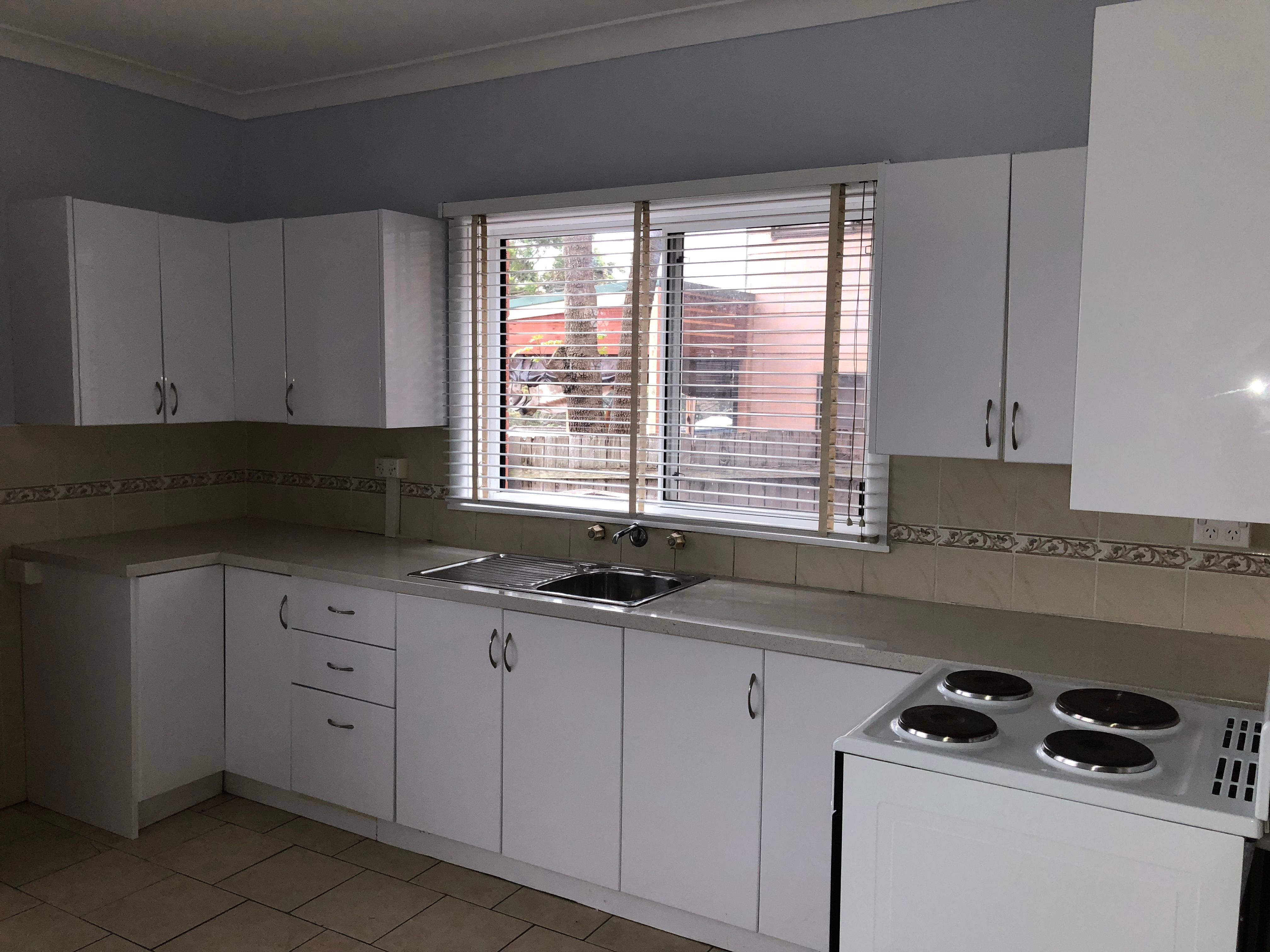 2/75 Hassan Street, Lake Heights, NSW 2502