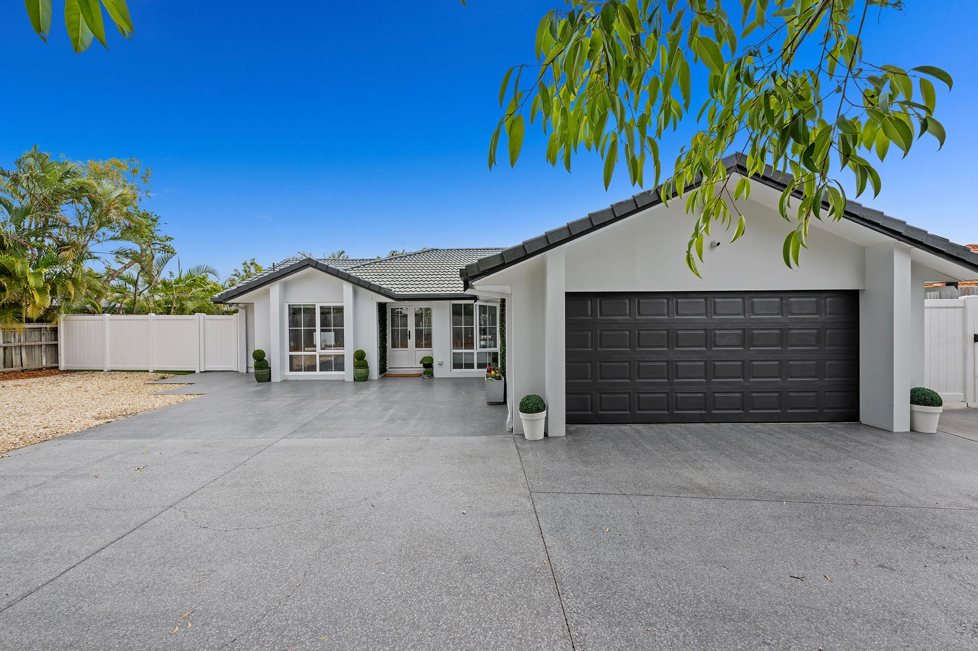 6 Lakeshore Drive — photo 4 of 29