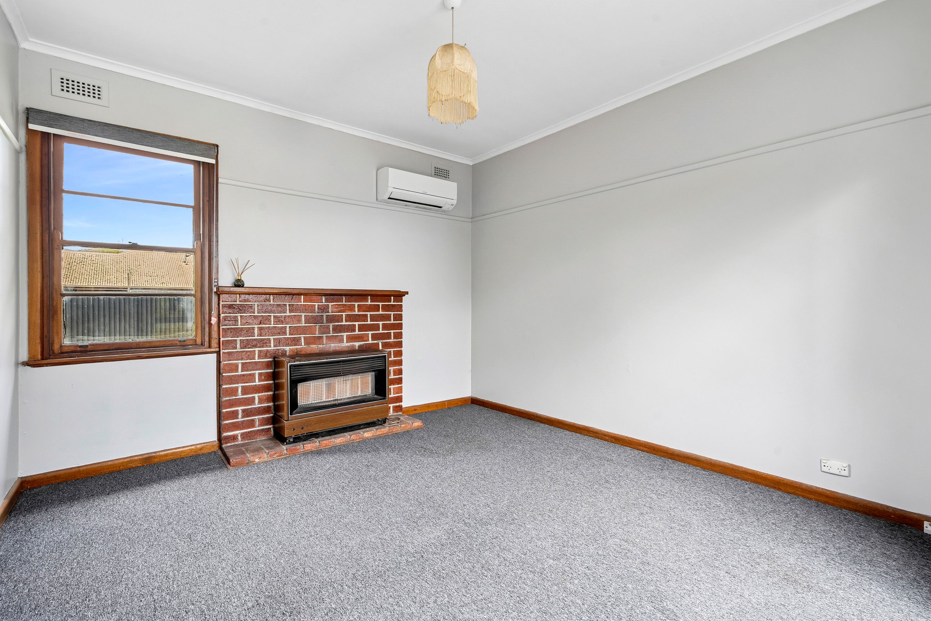 24 Falcon Street — photo 4 of 10
