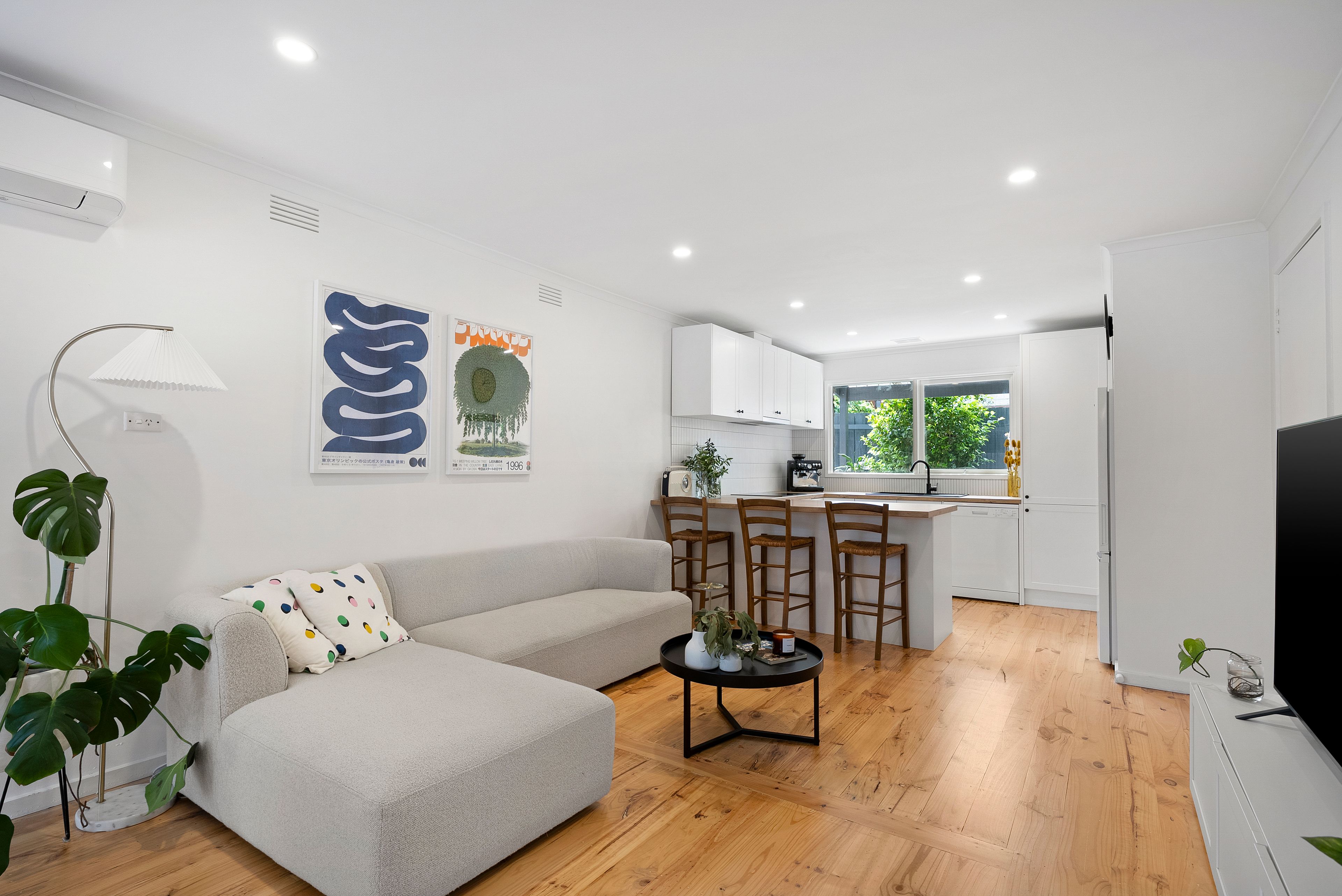 4/10 Veronica Street — photo 2 of 18