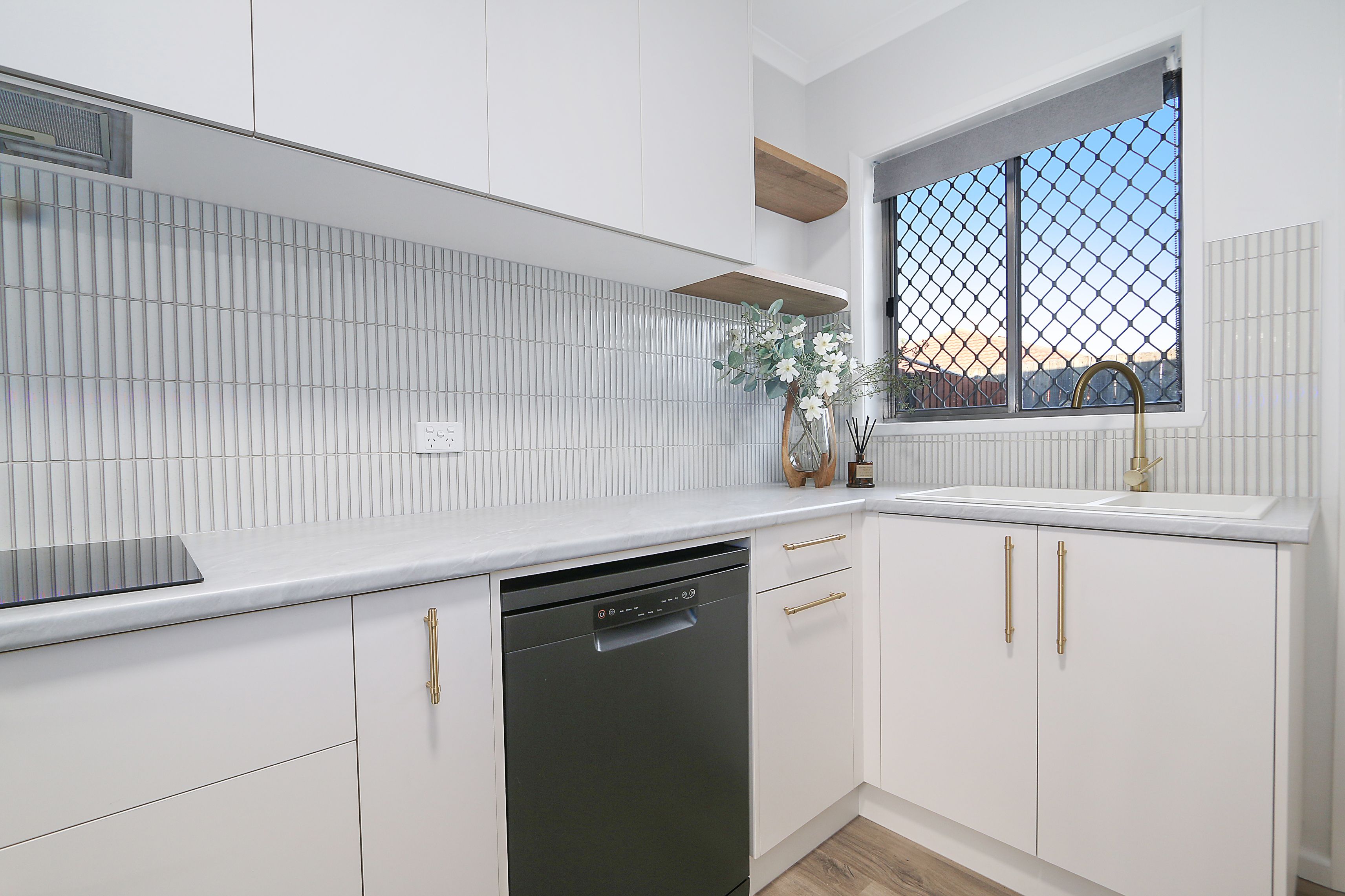 2/311 Moore Street, Lavington, NSW 2641