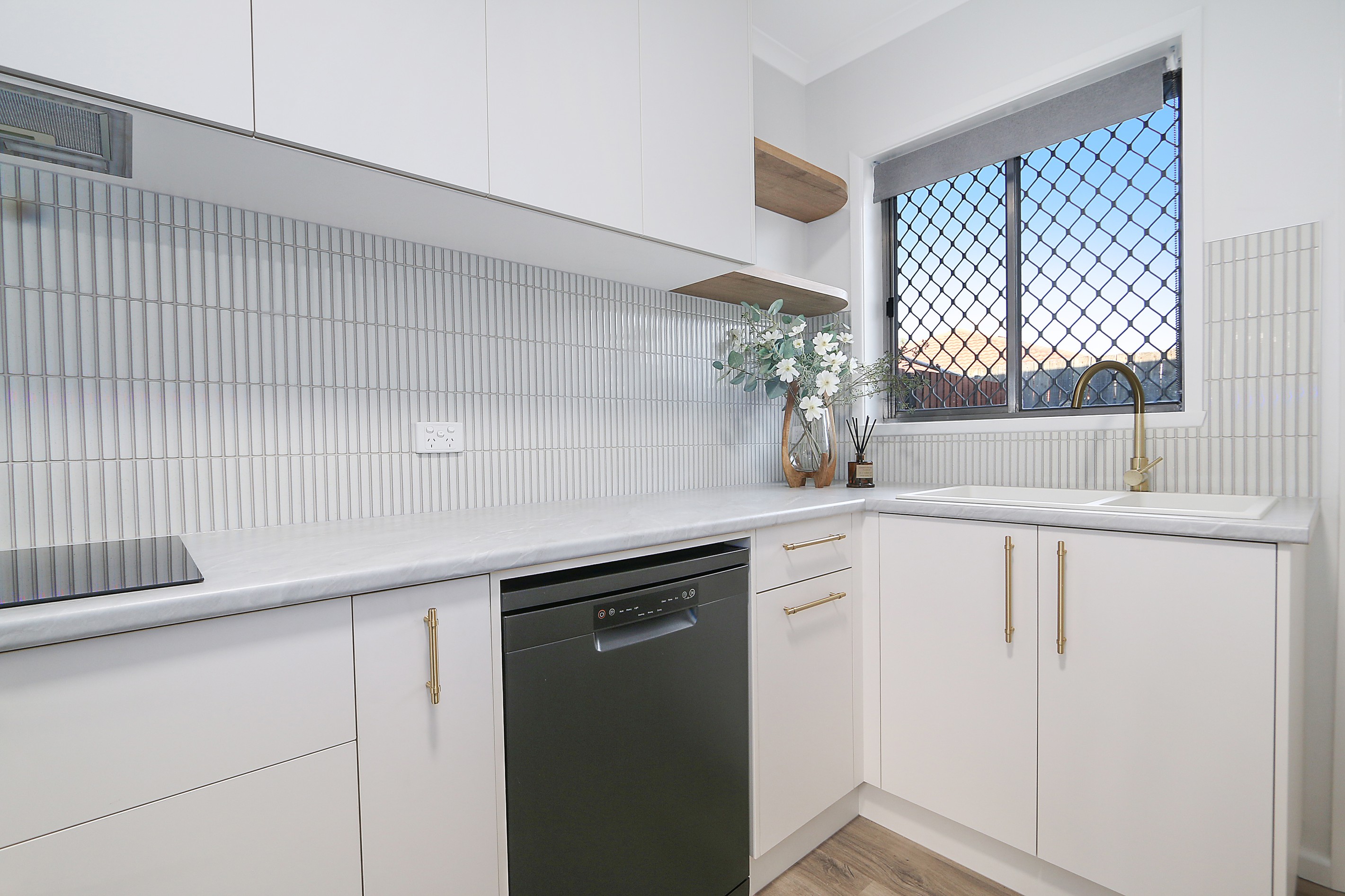 2/311 Moore Street, Lavington, NSW 2641