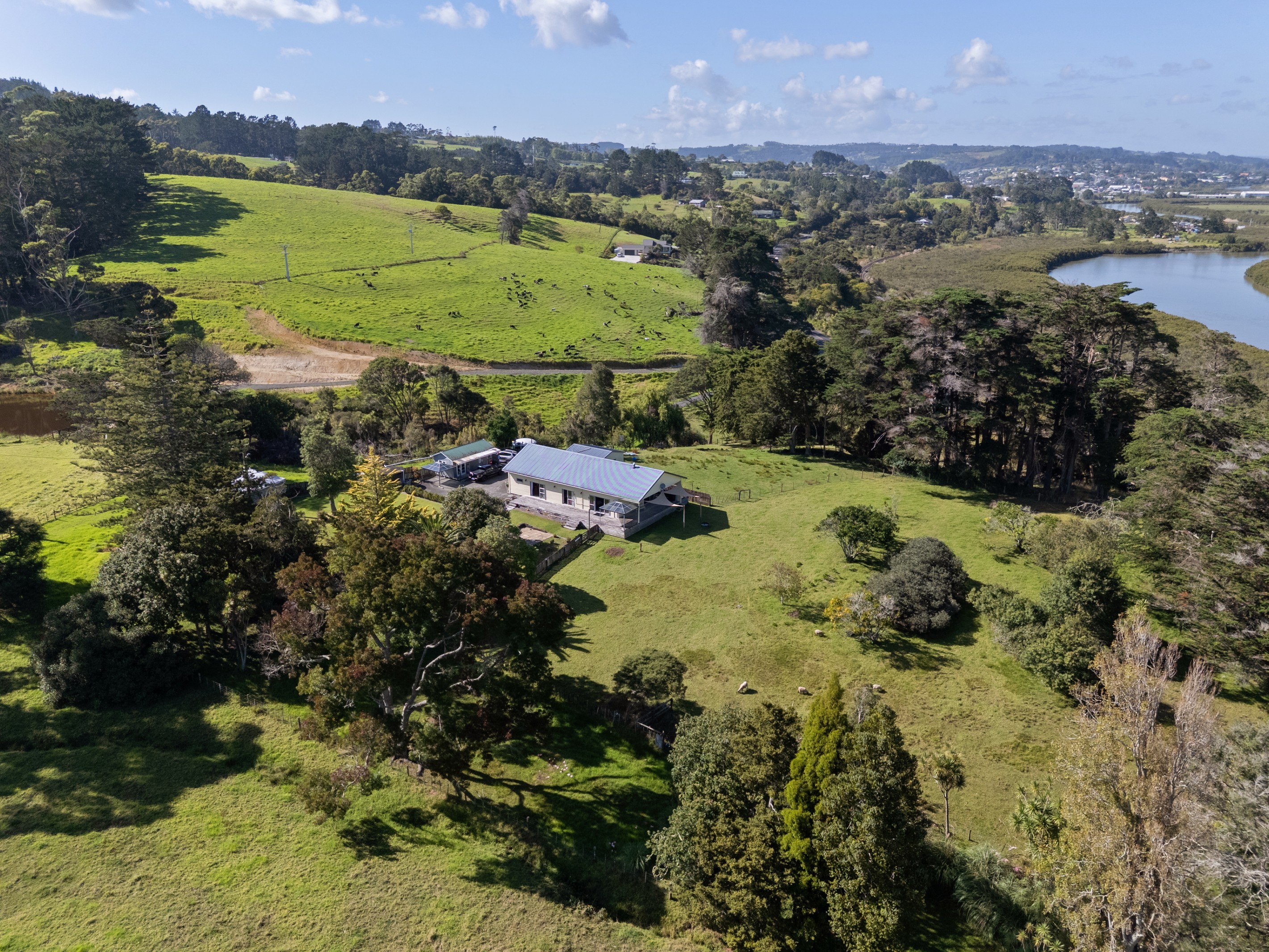 174 Kaipara Coast Highway, Helensville, Rodney