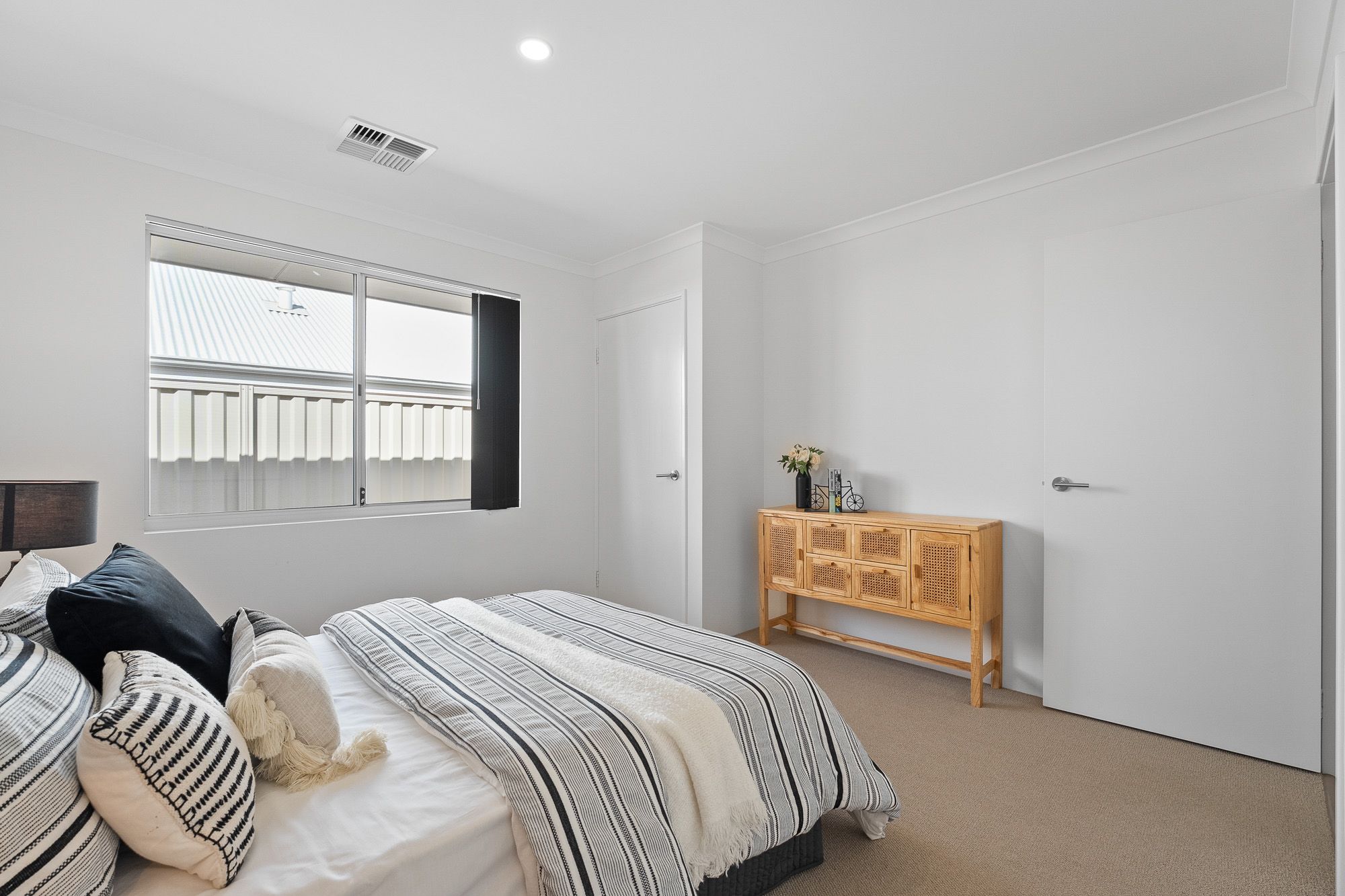 50 Paradise Road — photo 21 of 30