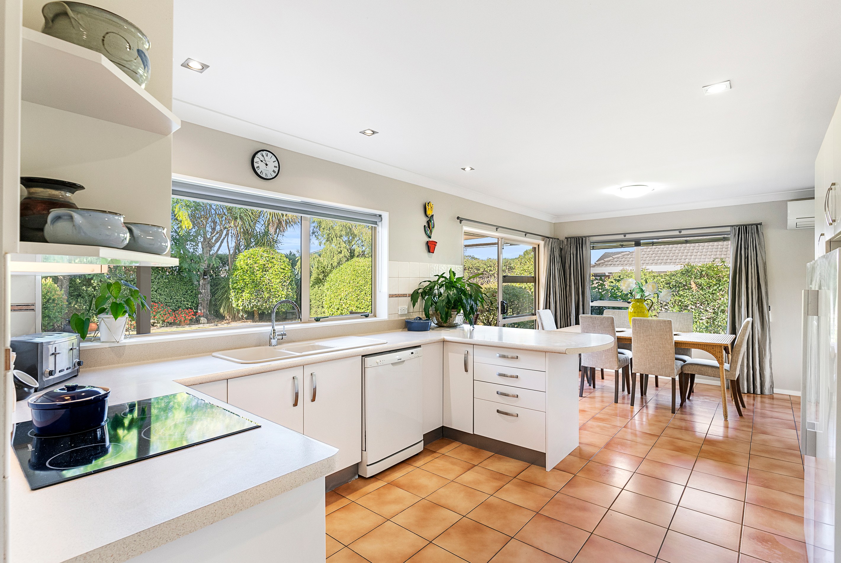 22 Jan Higgins Place, Golflands, Manukau City