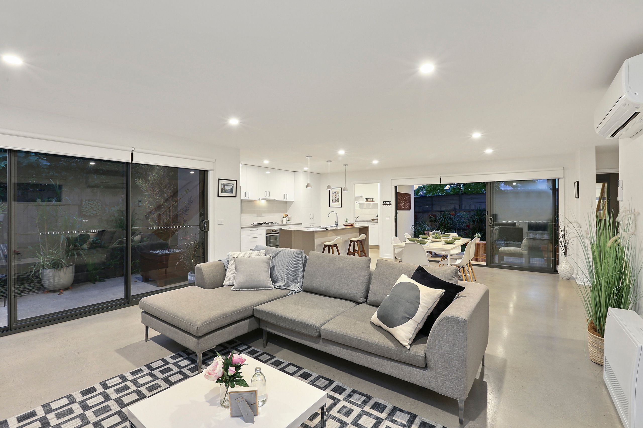 2/73 Cambra Road, Belmont, VIC 3216