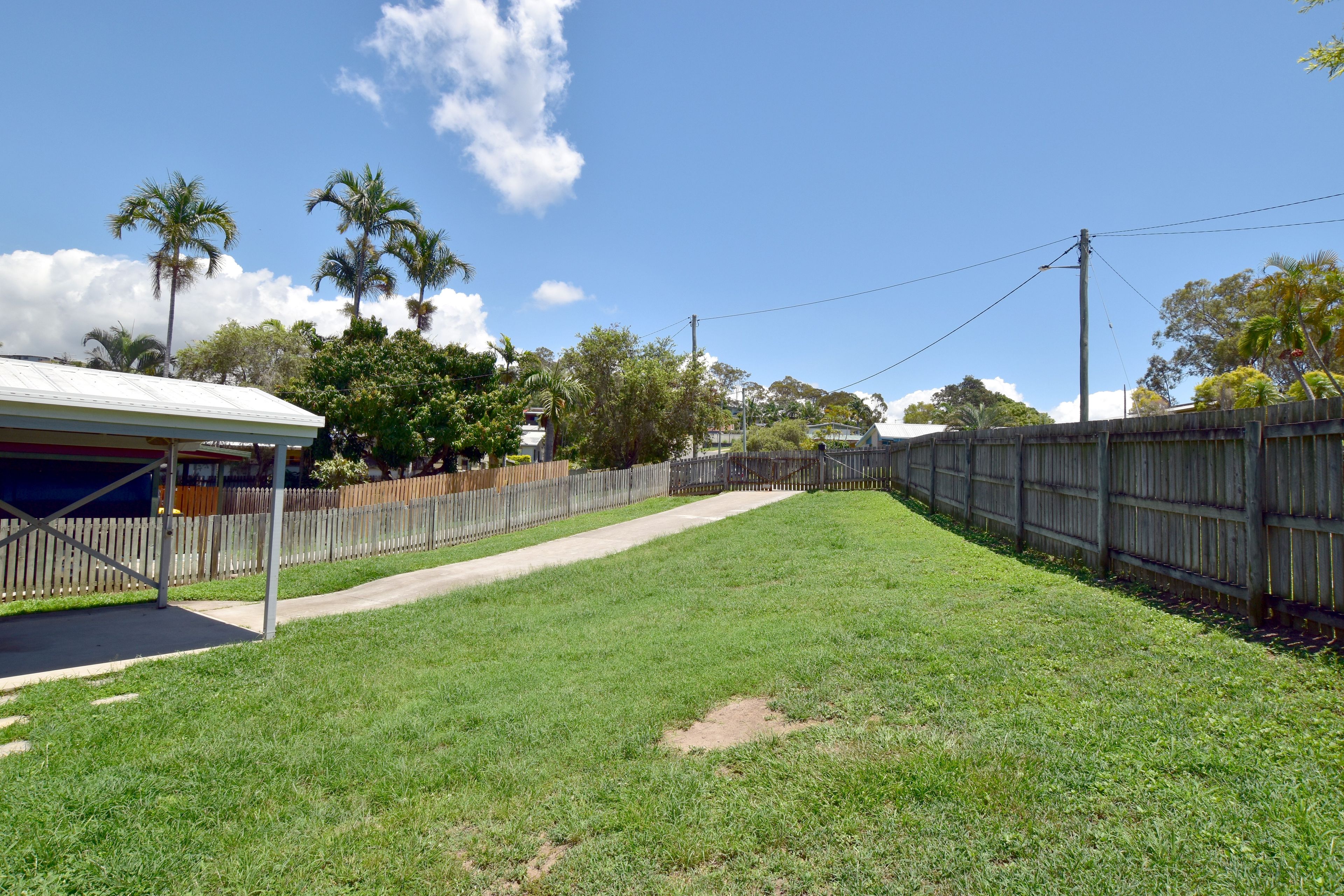 6 Erin Close, New Auckland, QLD 4680
