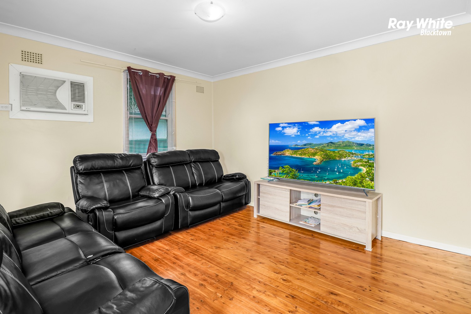 6 & 6A Samoa Place, Lethbridge Park, NSW 2770